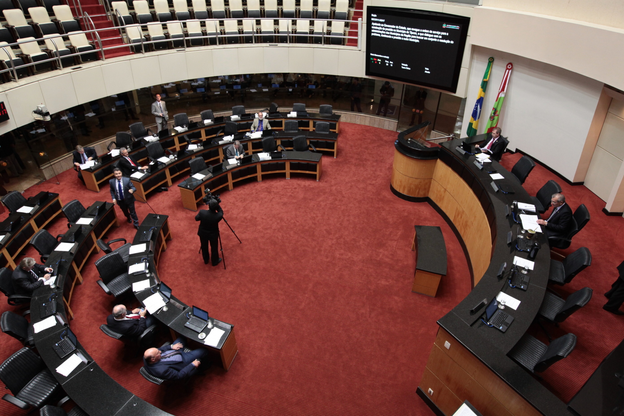 Pronunciamentos dos deputados na sessão desta terça (11)