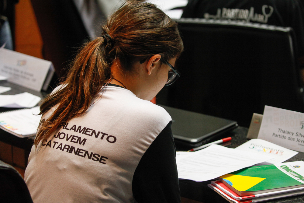 Sessão Especial do Parlamento Jovem Catarinense.