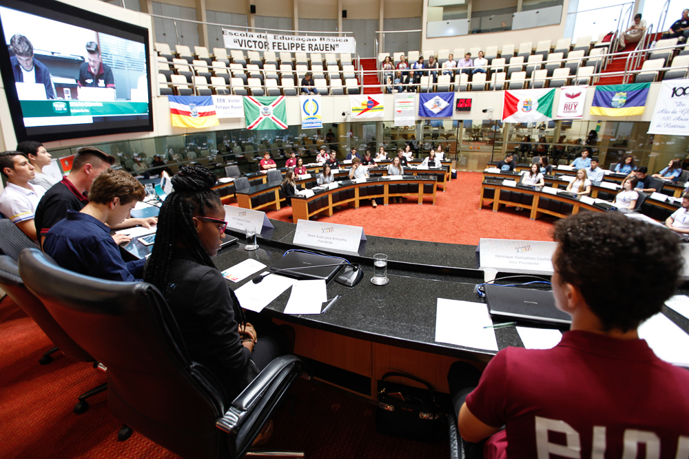 Sessão Especial do Parlamento Jovem Catarinense.