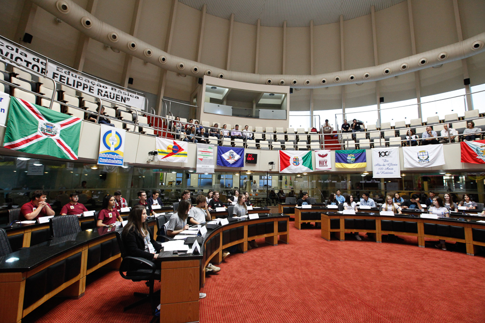 Sessão Especial do Parlamento Jovem Catarinense.