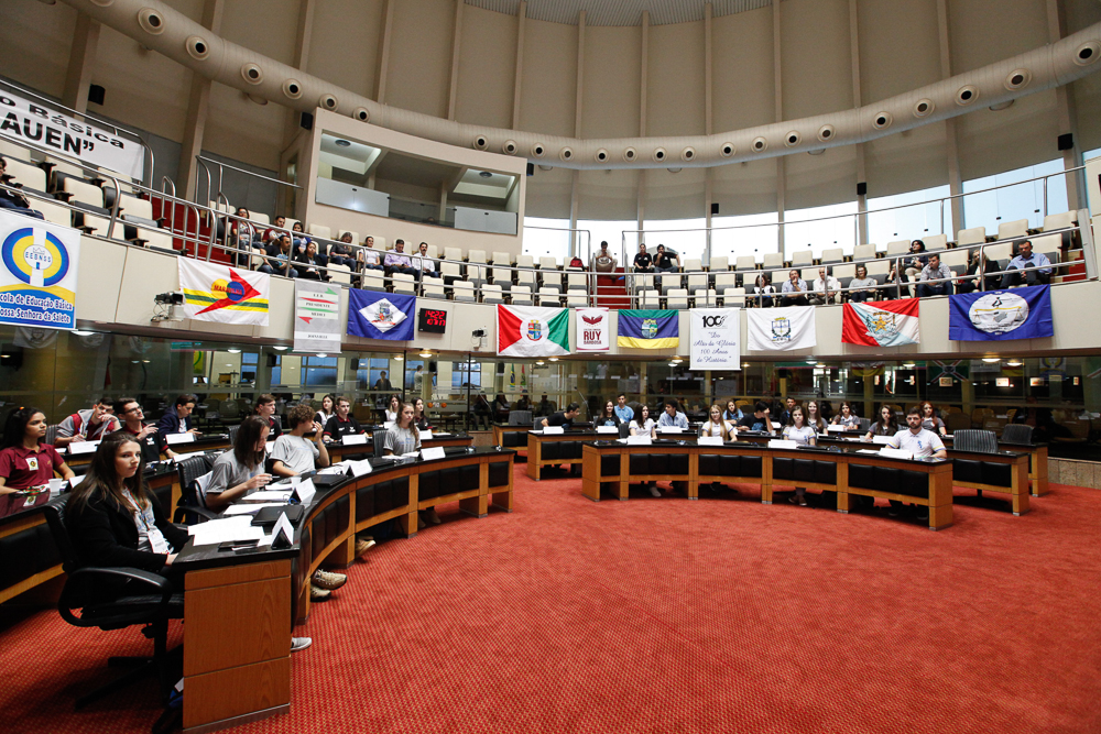 Sessão Especial do Parlamento Jovem Catarinense.