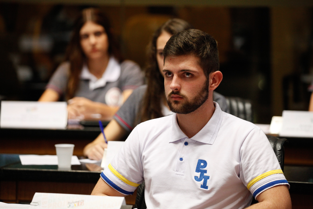 Sessão Especial do Parlamento Jovem Catarinense.