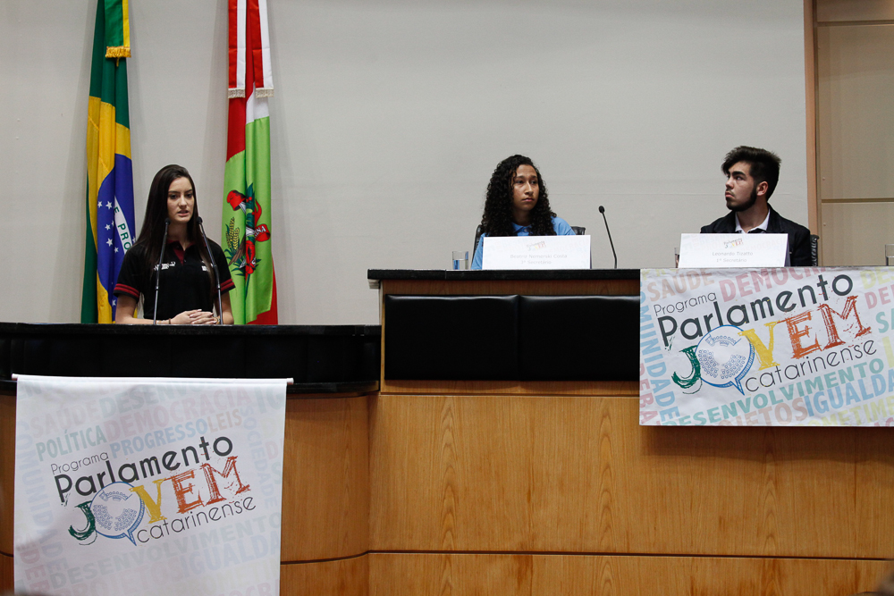 Sessão Especial do Parlamento Jovem Catarinense.