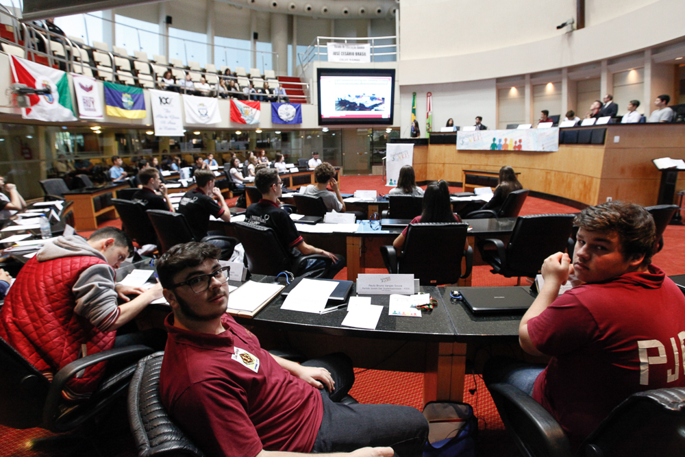 Sessão Especial do Parlamento Jovem Catarinense.