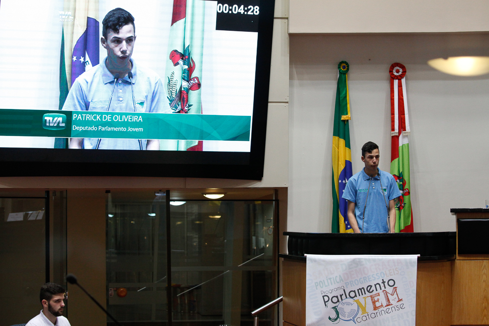 Sessão Especial do Parlamento Jovem Catarinense.
