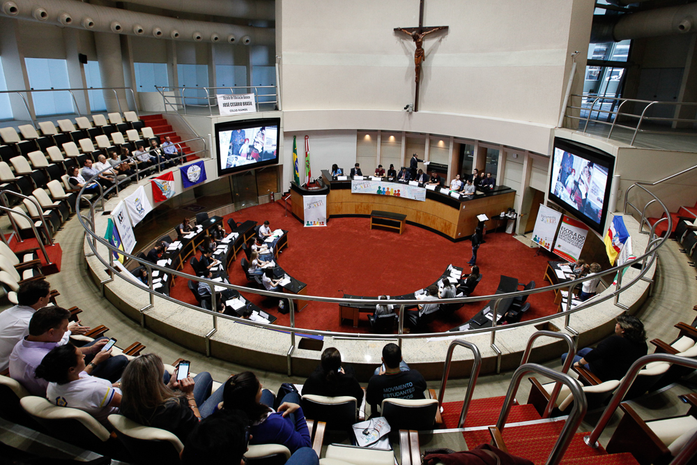 Sessão Especial do Parlamento Jovem Catarinense.