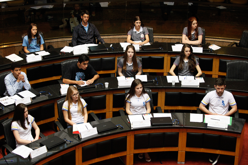Sessão Especial do Parlamento Jovem Catarinense.