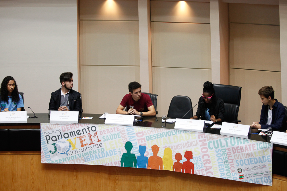 Sessão Especial do Parlamento Jovem Catarinense.