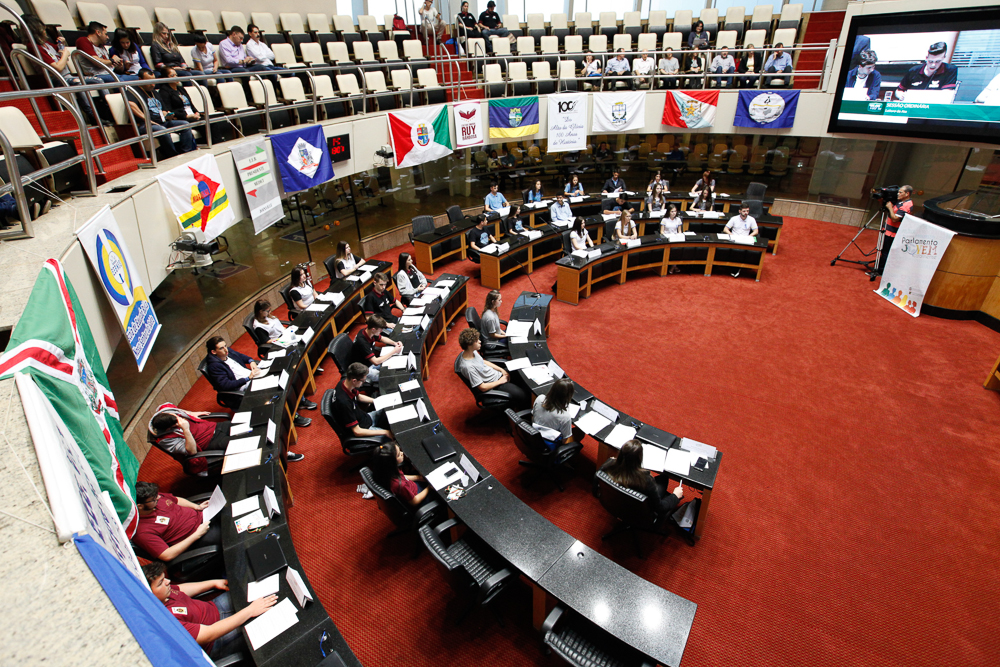 Sessão Especial do Parlamento Jovem Catarinense.