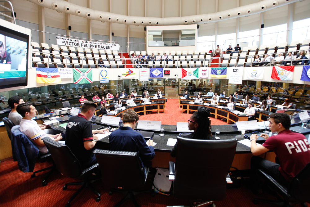 Sessão Especial do Parlamento Jovem Catarinense.