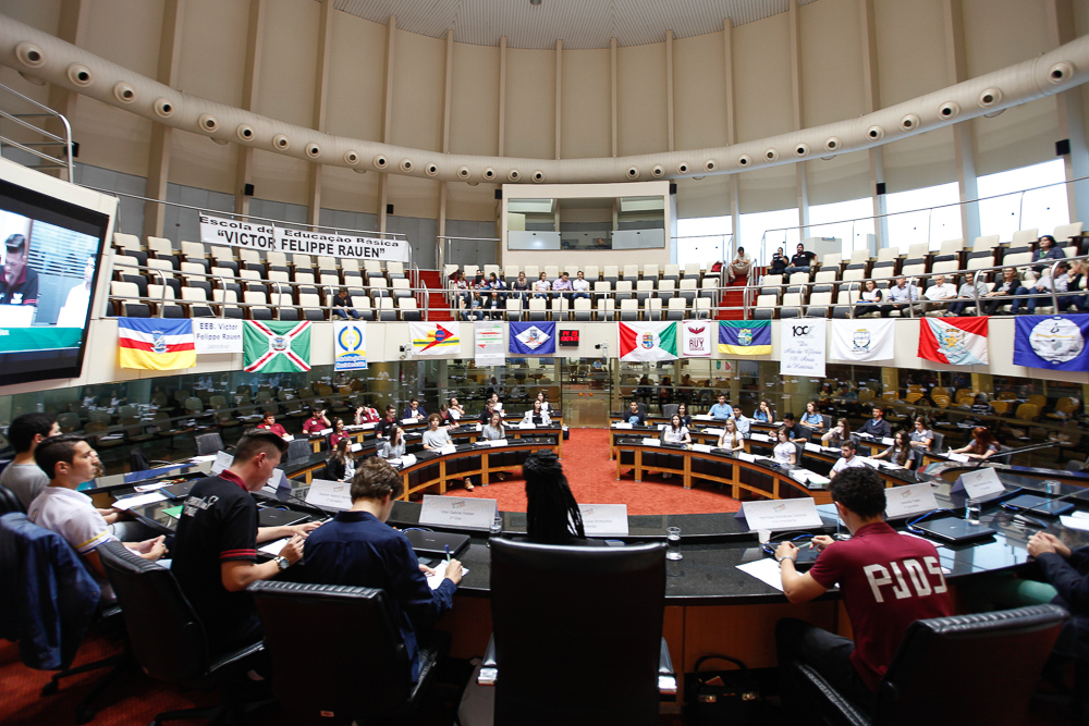 Sessão Especial do Parlamento Jovem Catarinense.