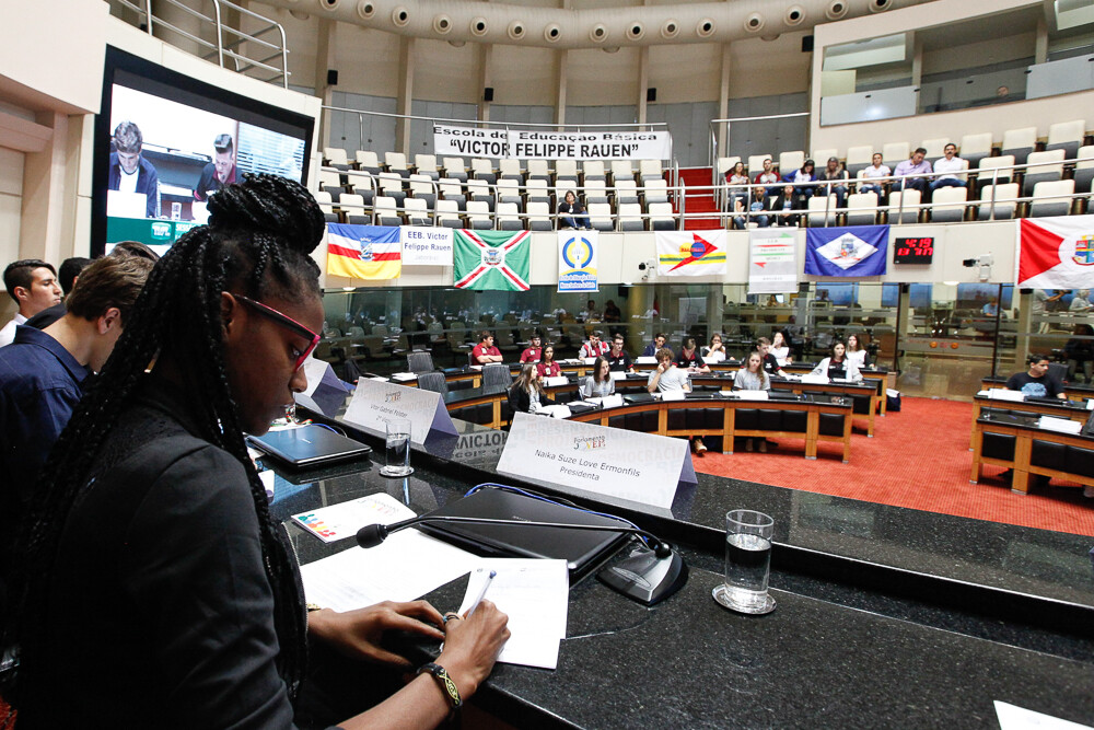 Sessão encerra a 22ª edição do Parlamento Jovem na Assembleia