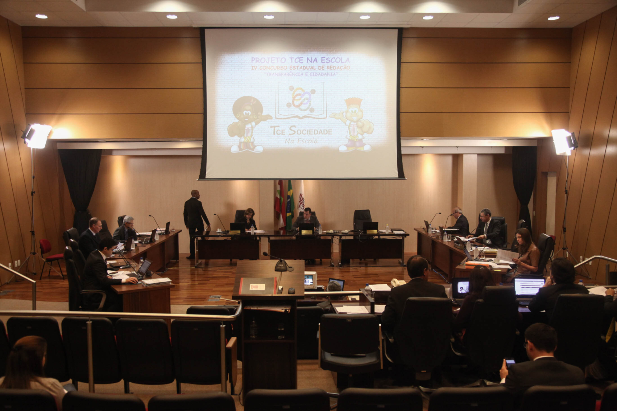 Estudantes podem participar de concurso de redação do Tribunal de Contas