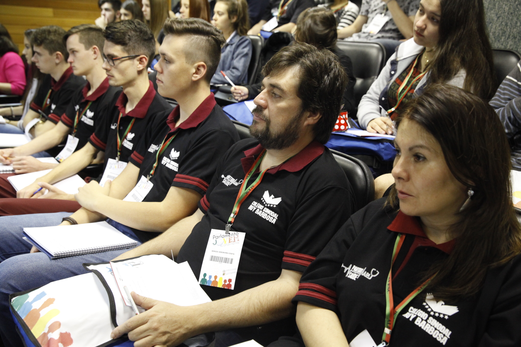 Professores e estudantes do Colégio Sinodal Rui Barbosa, de Rio do Sul