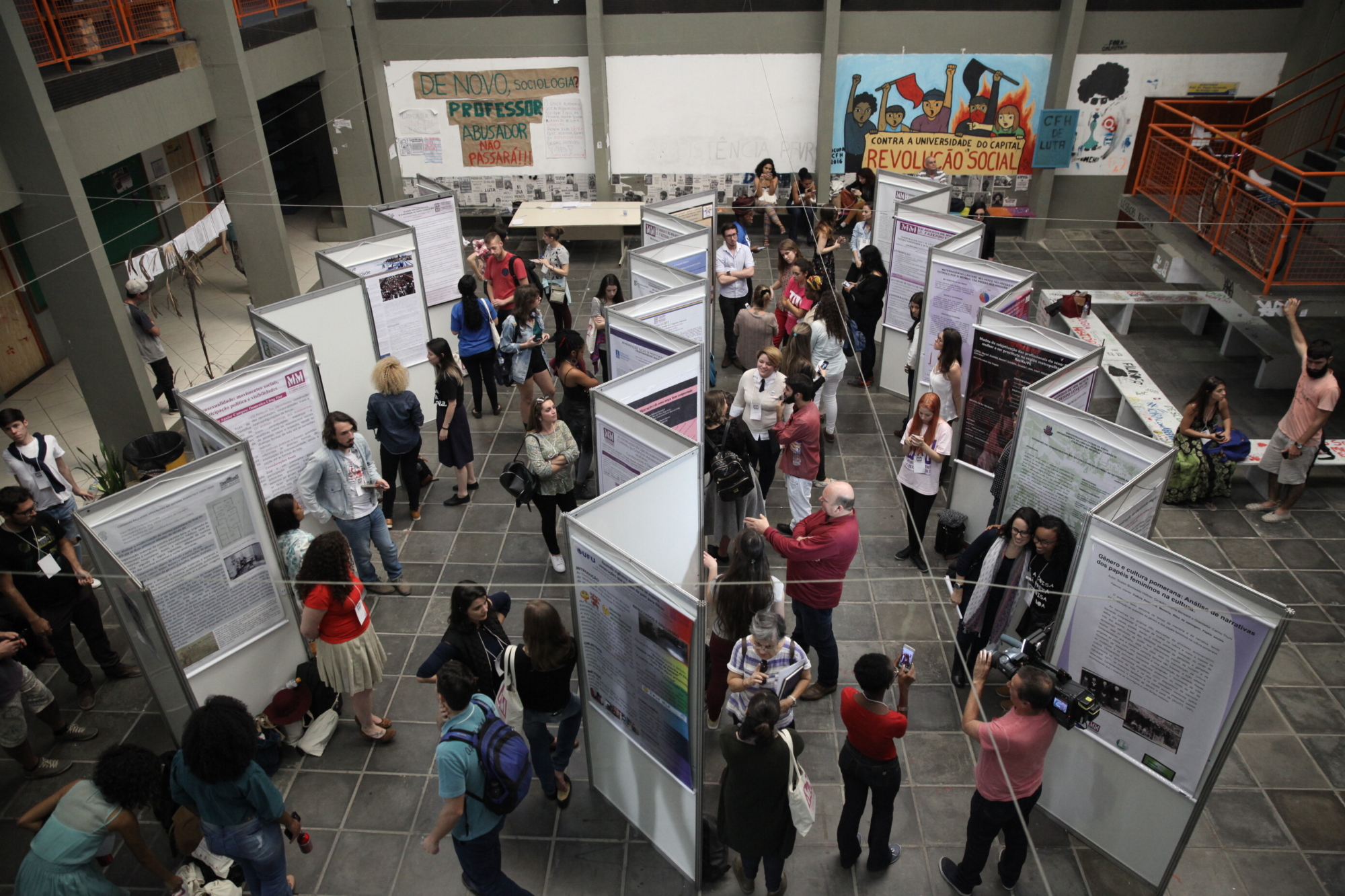 Bancada Feminina participa do Congresso Internacional Mundos de Mulheres