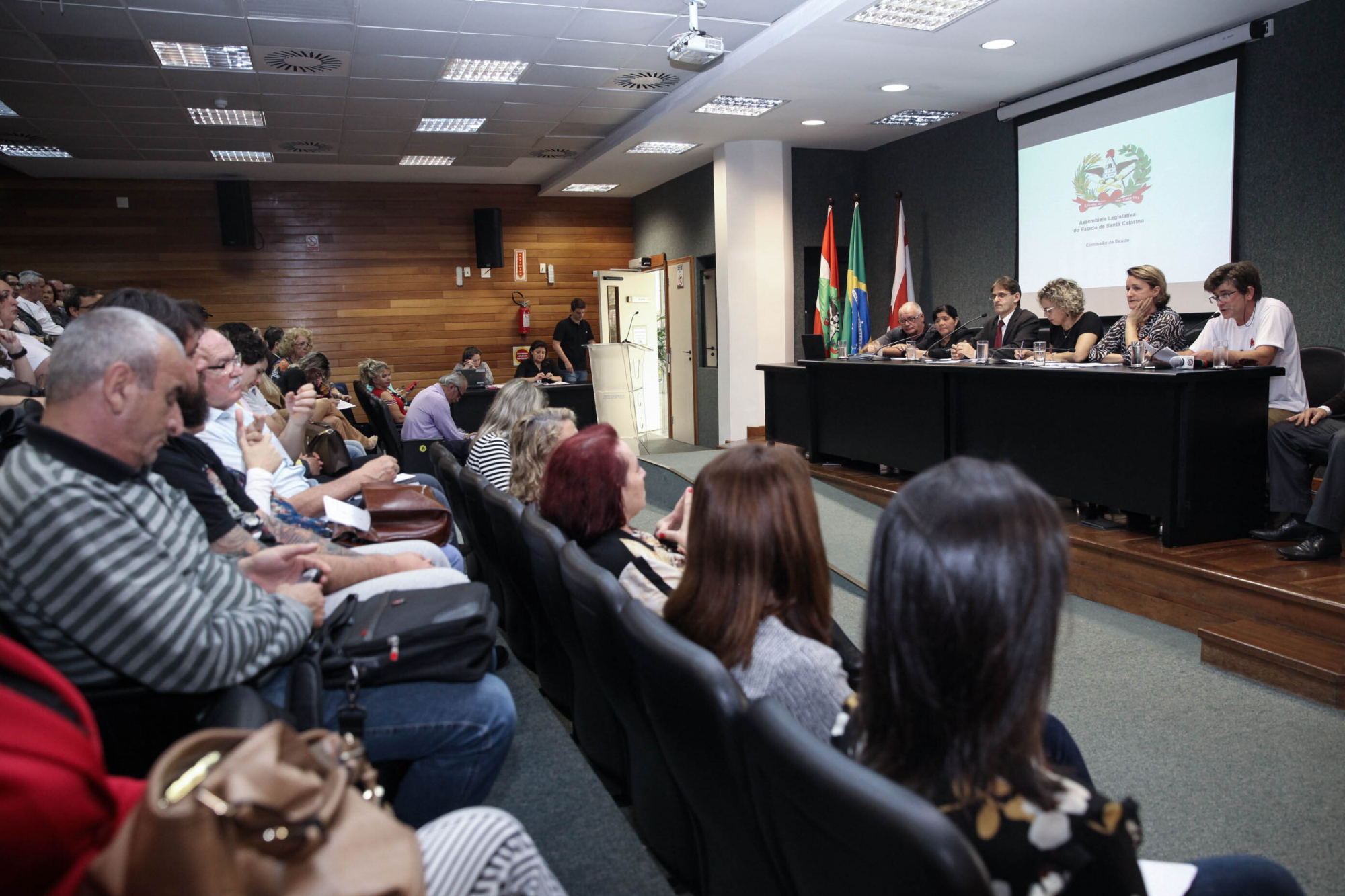 Pessoas ostomizadas cobram do Estado repasse de materiais