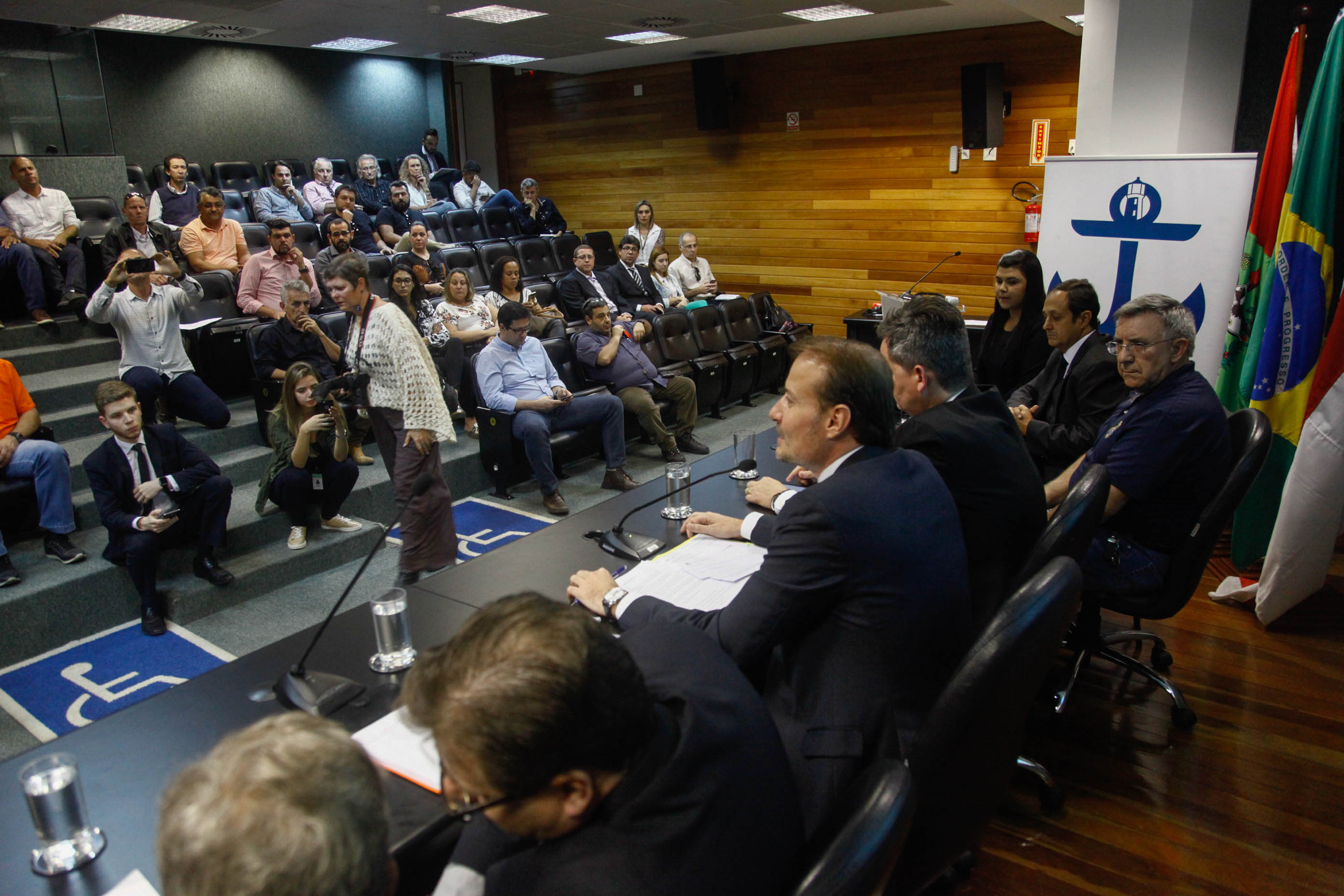 Frente Parlamentar para o Desenvolvimento do Setor Náutico.