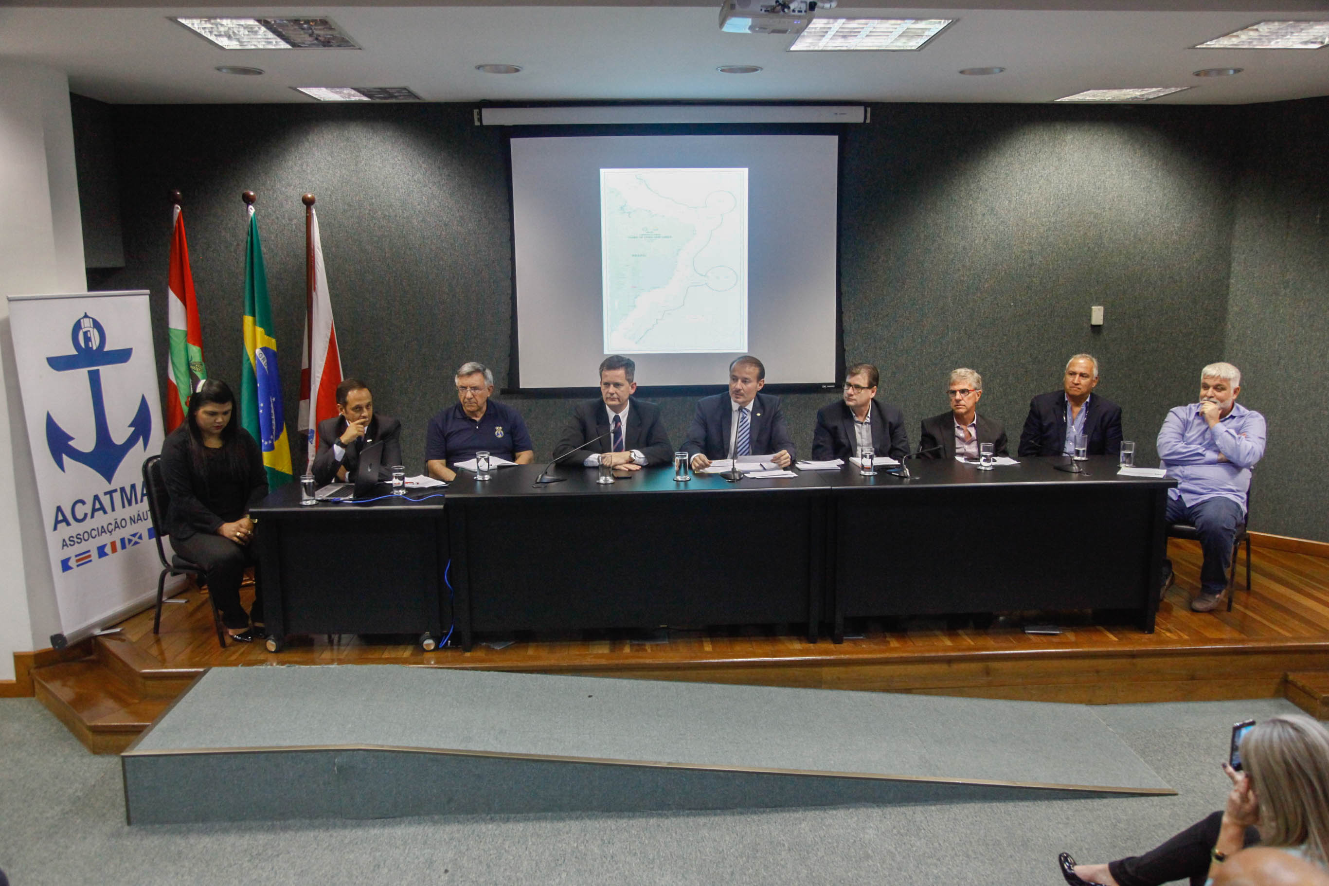Frente Parlamentar para o Desenvolvimento do Setor Náutico.