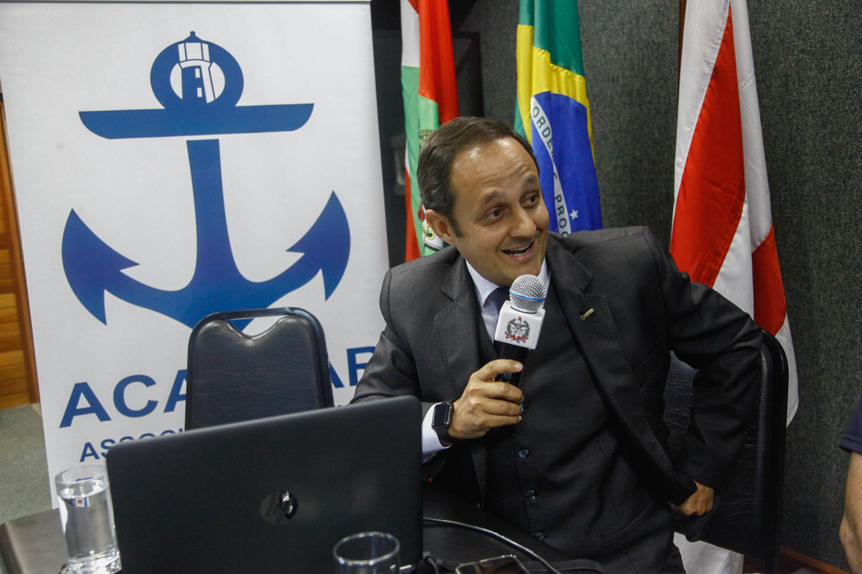 Frente Parlamentar para o Desenvolvimento do Setor Náutico.