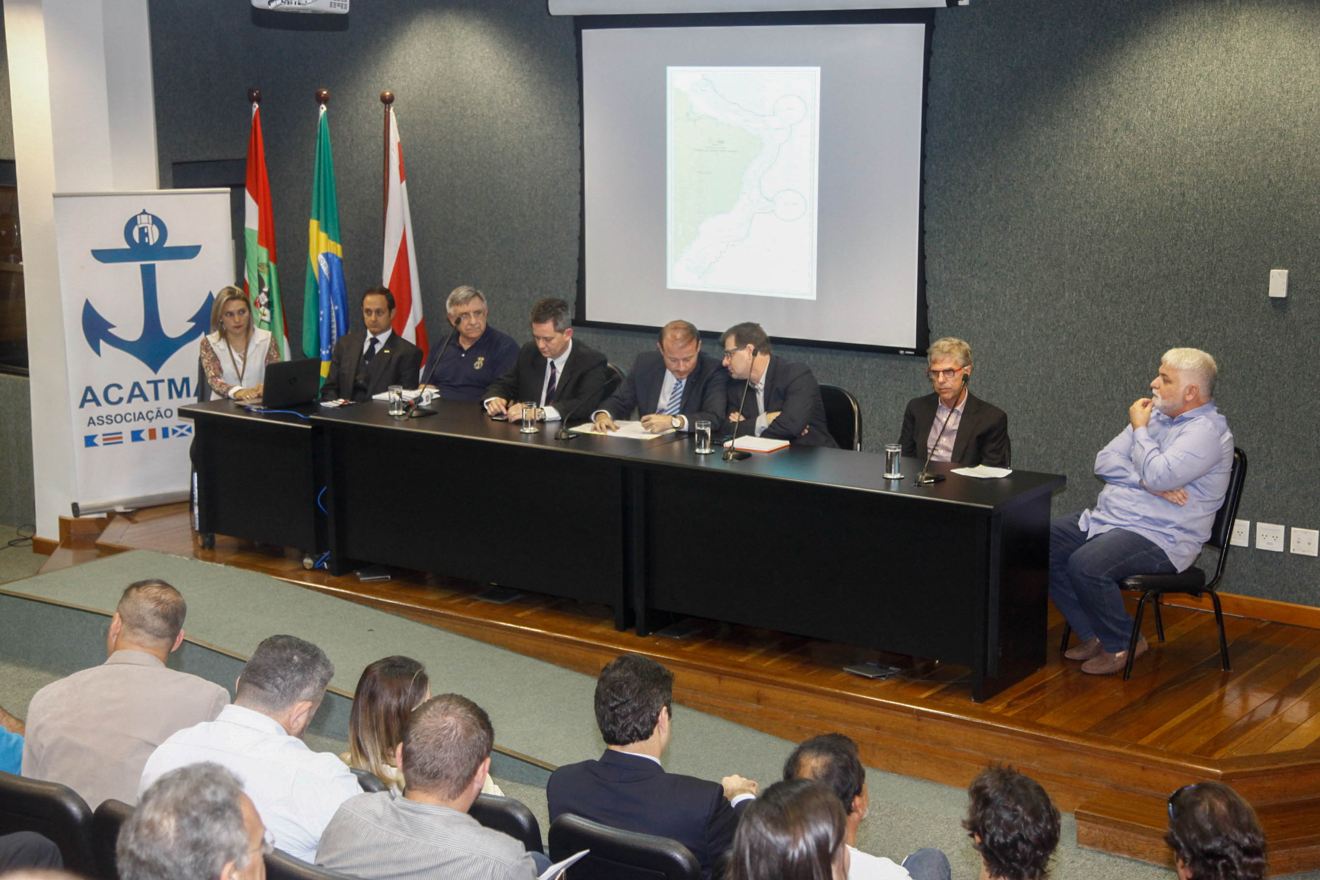 Frente Parlamentar para o Desenvolvimento do Setor Náutico.