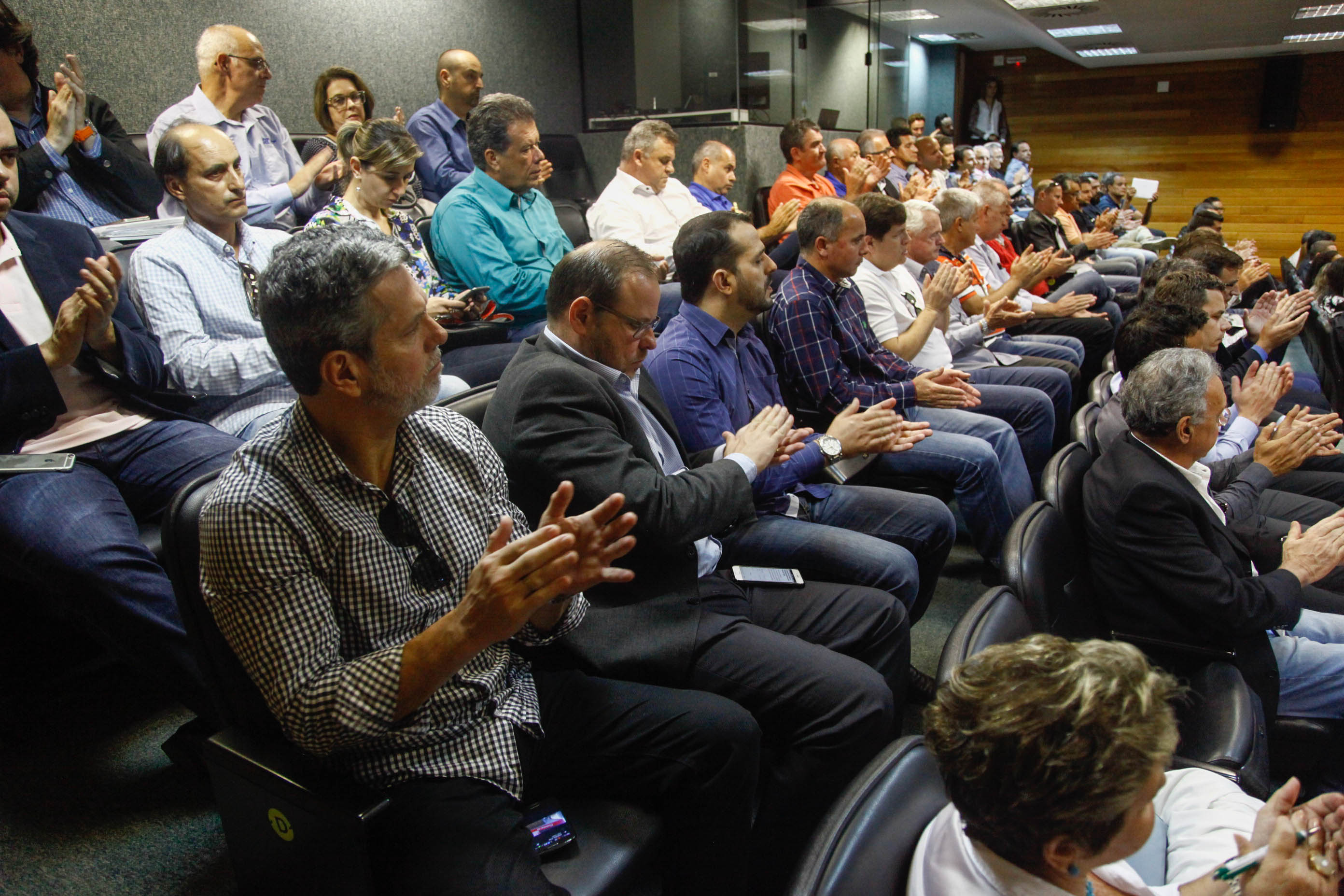 Frente Parlamentar para o Desenvolvimento do Setor Náutico.