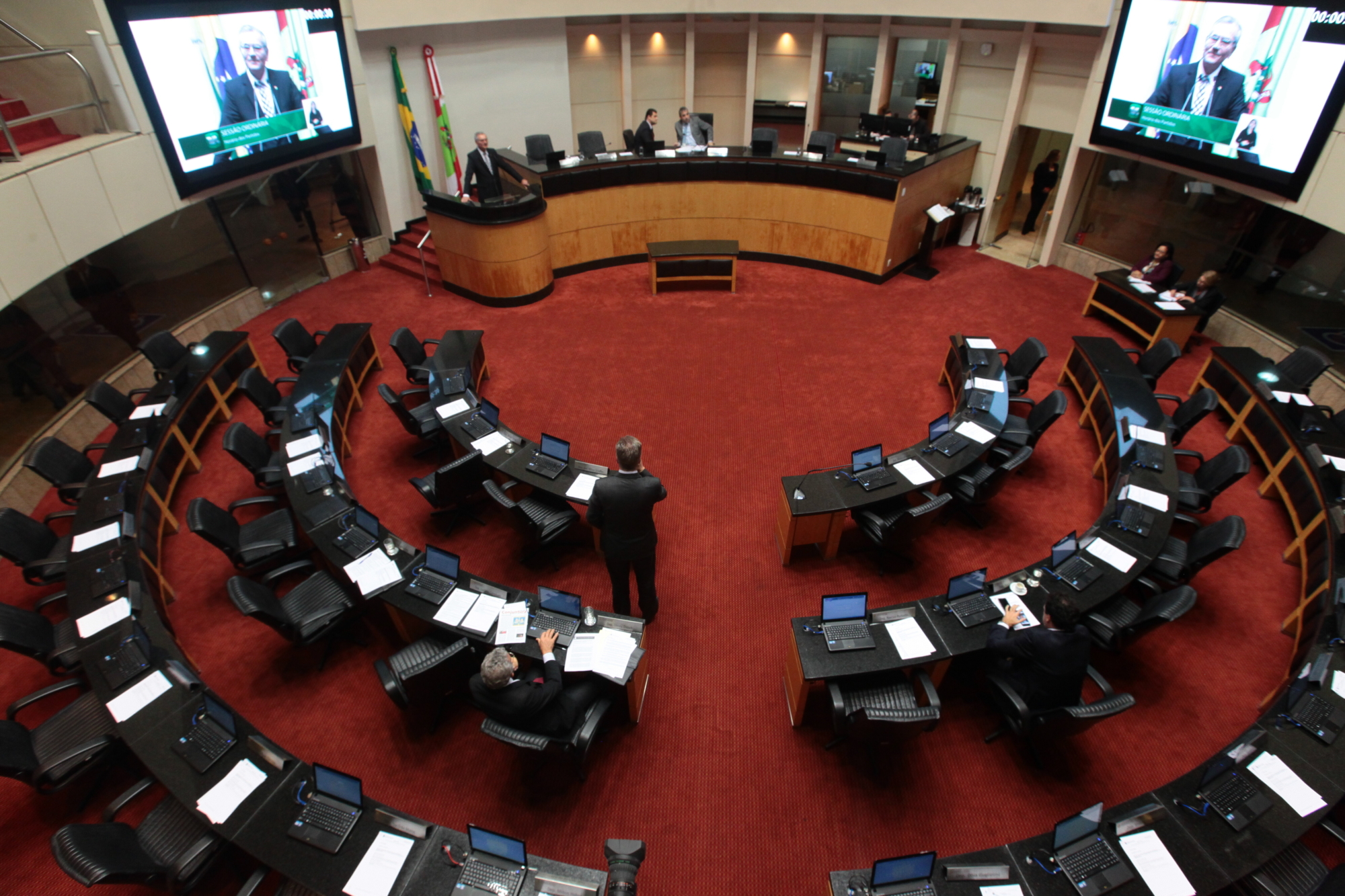 Pronunciamentos dos deputados na sessão desta terça (08)