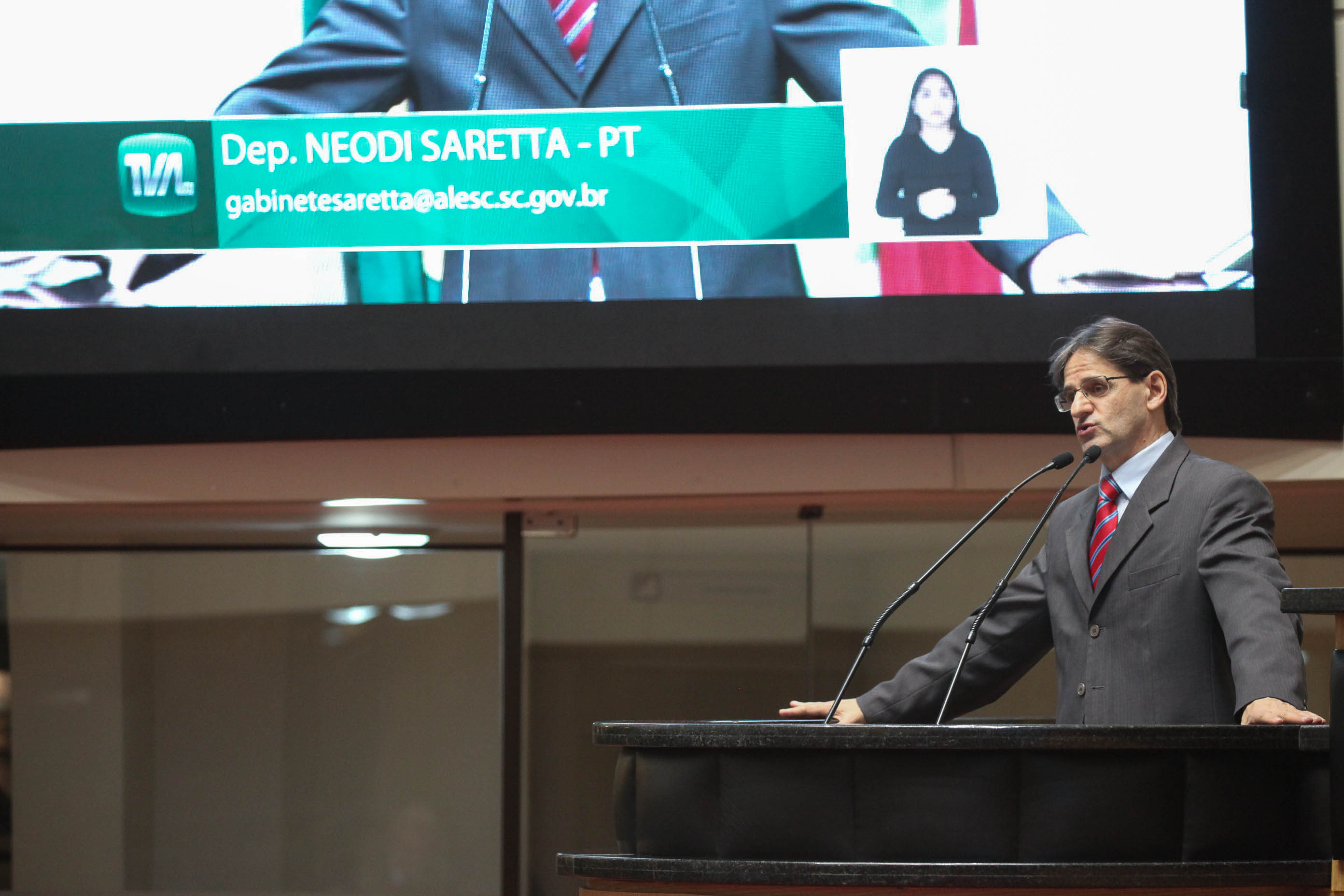Deputado Neodi Saretta (PT).  Sessão Ordinária.