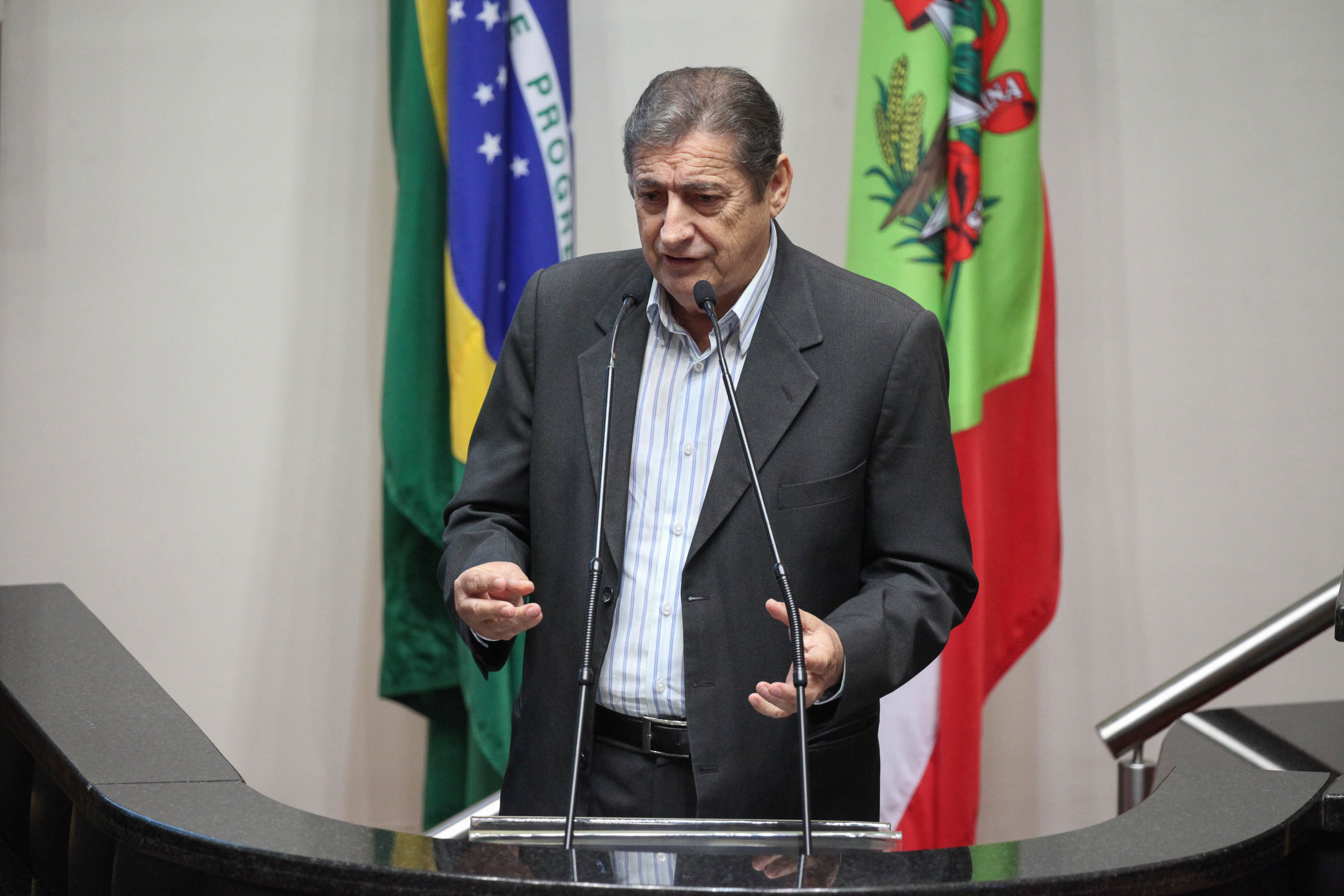 Ivo da Silva - Presidente da Fepesc.  Sessão Ordinária.