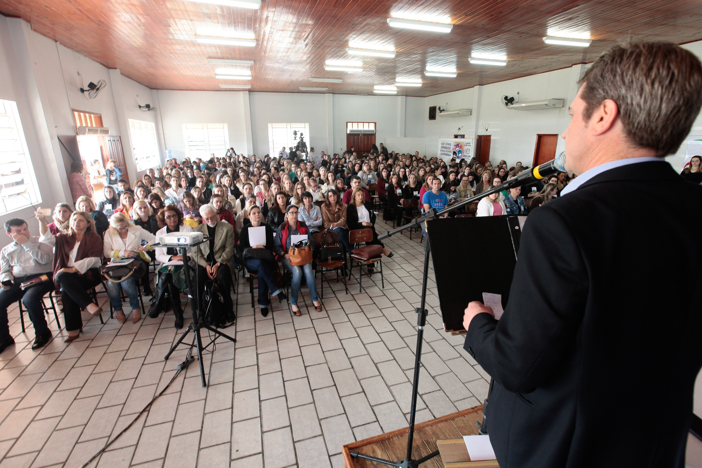 Seminário sobre o Transtorno do Espectro Autista: Conhecer para instruir.