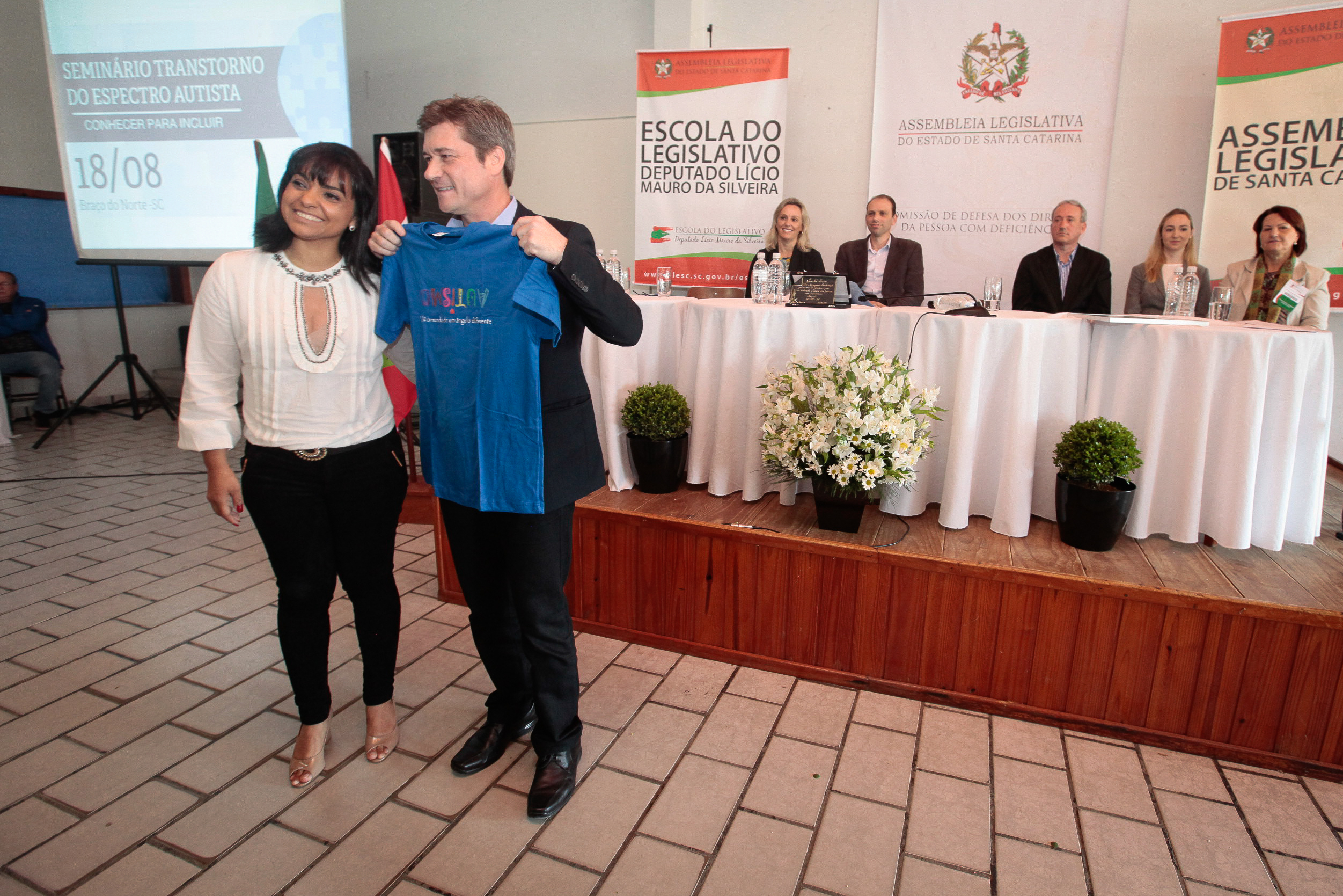 Seminário sobre o Transtorno do Espectro Autista: Conhecer para instruir.