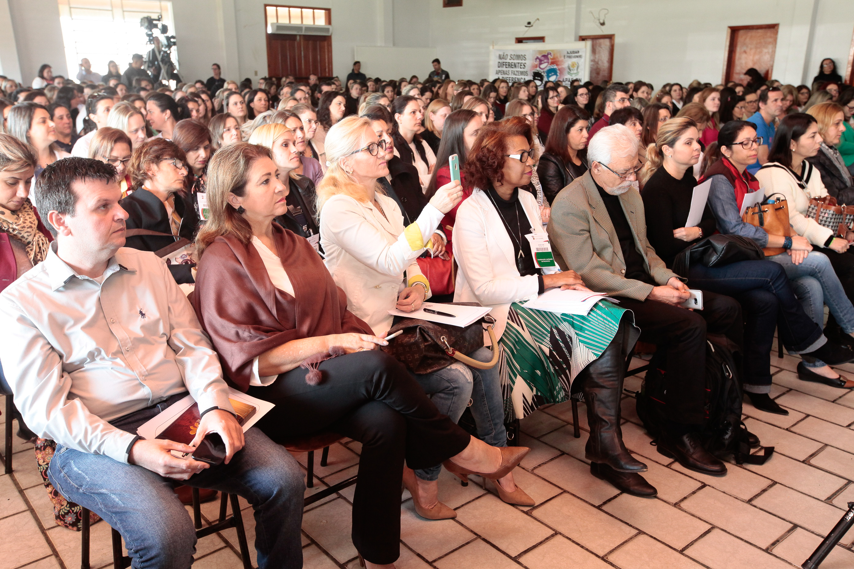 Seminário sobre o Transtorno do Espectro Autista: Conhecer para instruir.