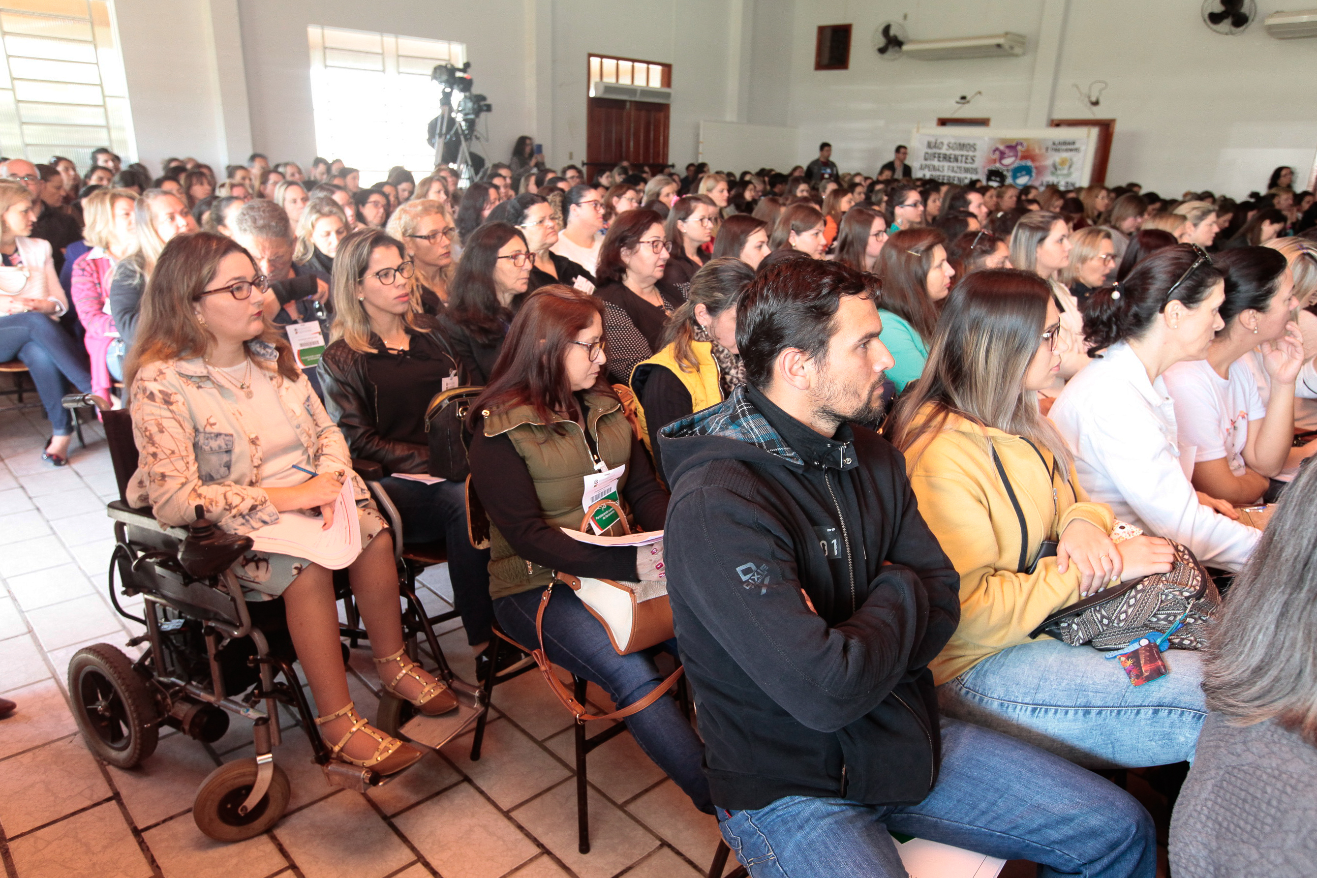 Seminário sobre o Transtorno do Espectro Autista: Conhecer para instruir.