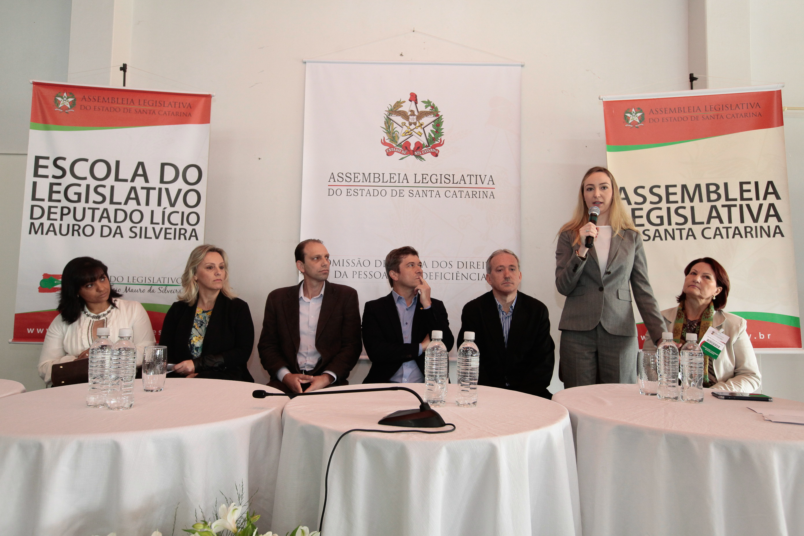 Seminário sobre o Transtorno do Espectro Autista: Conhecer para instruir.