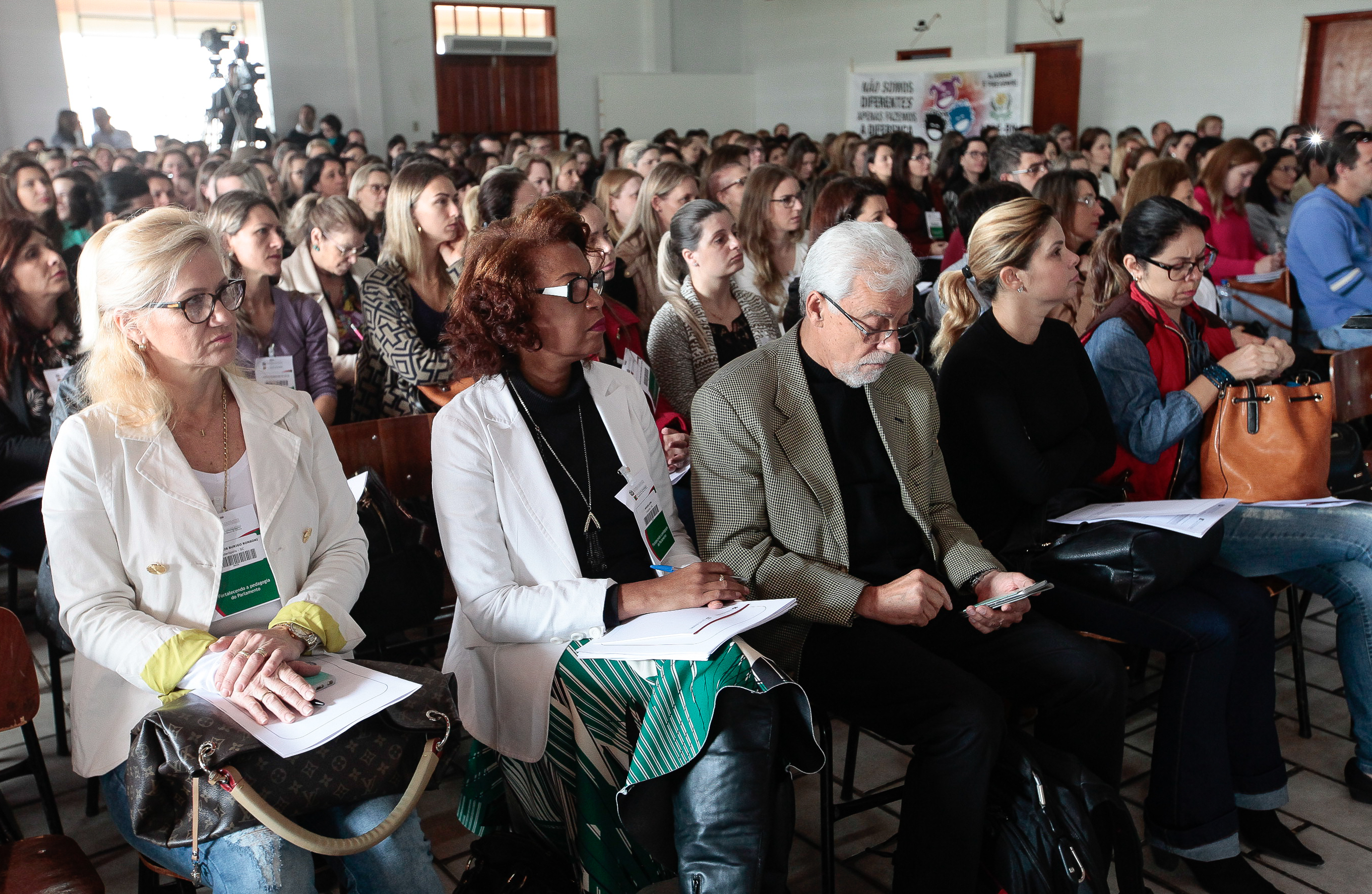 Seminário sobre o Transtorno do Espectro Autista: Conhecer para instruir.