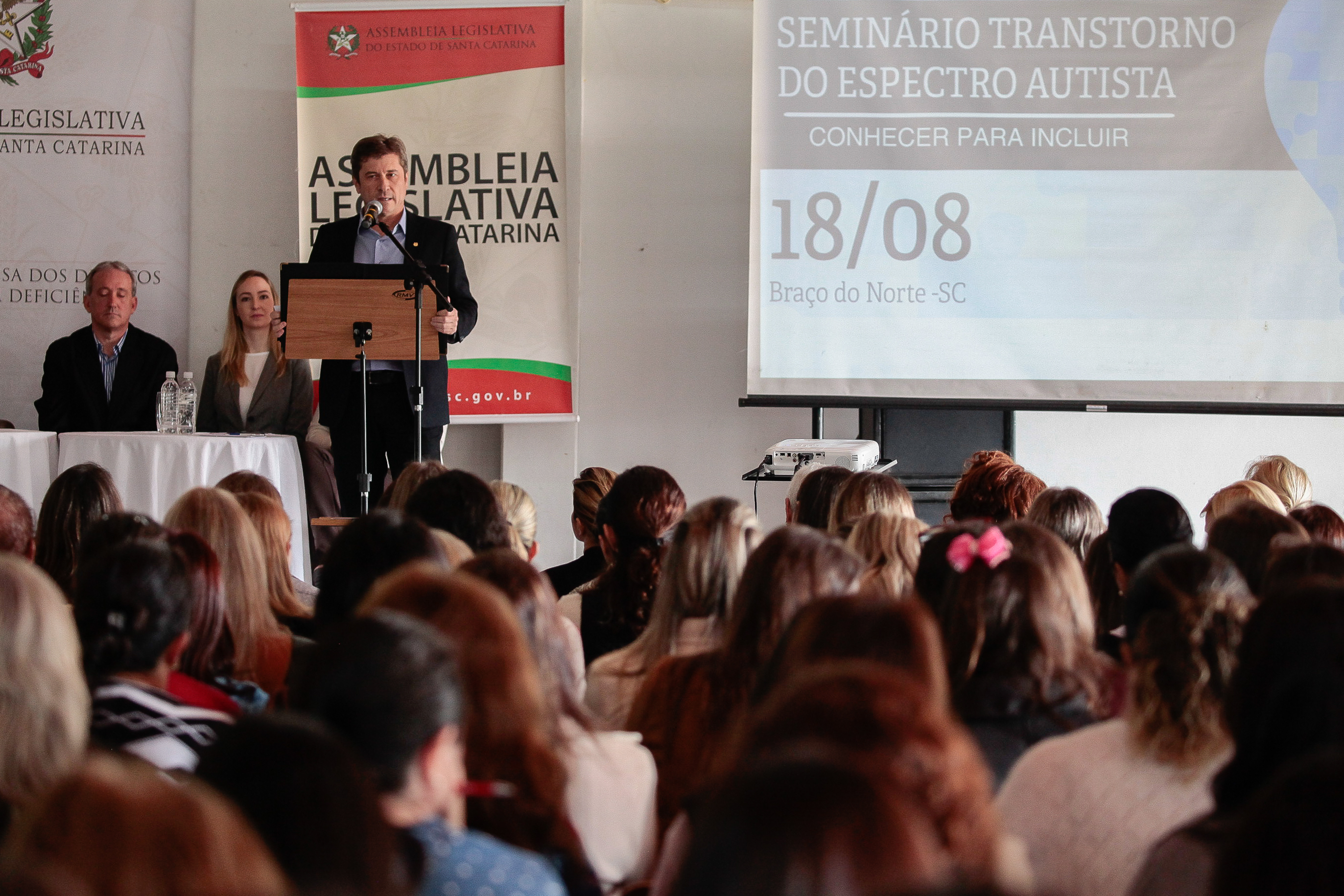 Seminário sobre o Transtorno do Espectro Autista: Conhecer para instruir.
