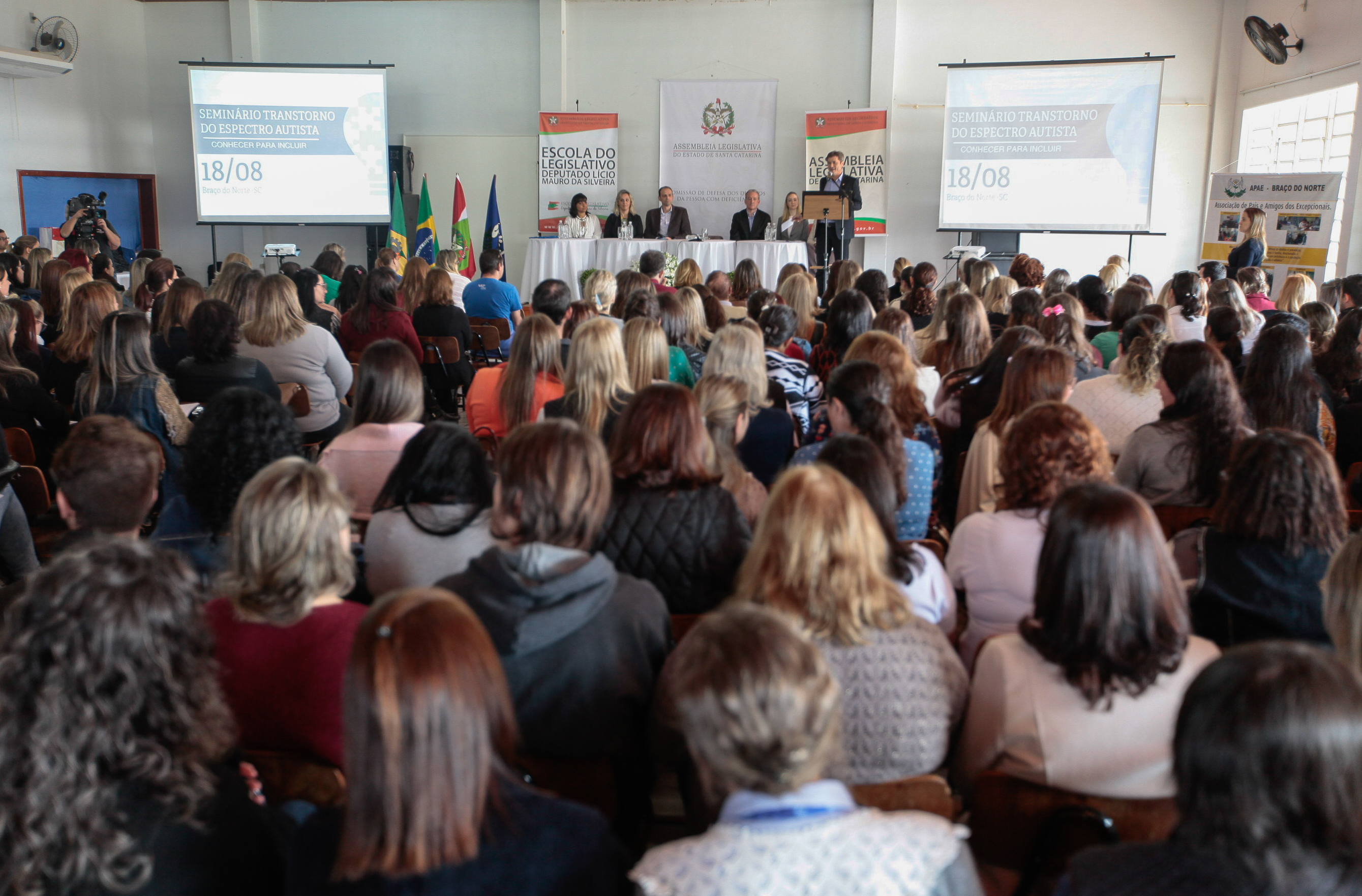 Seminário sobre o Transtorno do Espectro Autista: Conhecer para instruir.