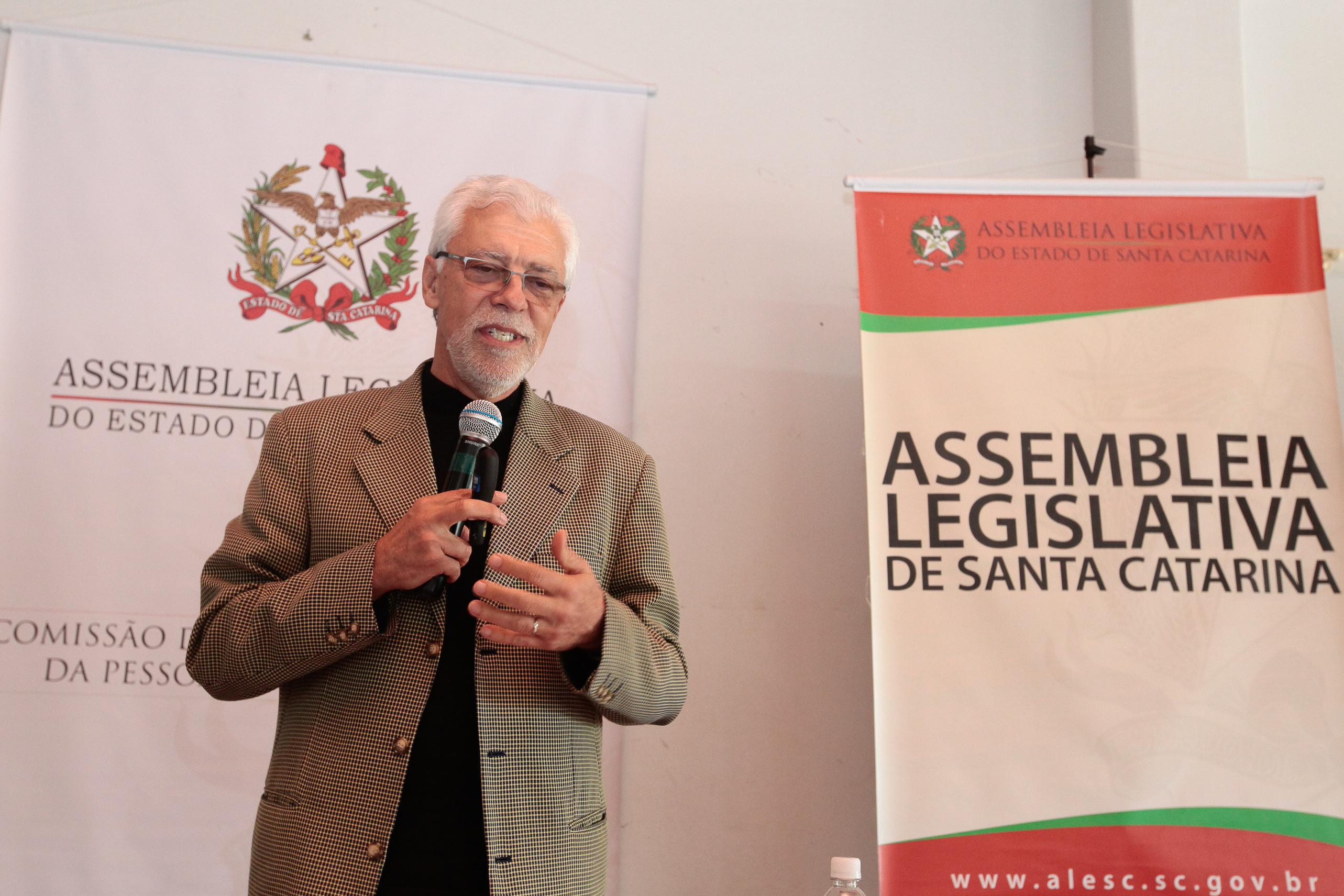 Seminário sobre o Transtorno do Espectro Autista: Conhecer para instruir. José Raimundo Facion.
