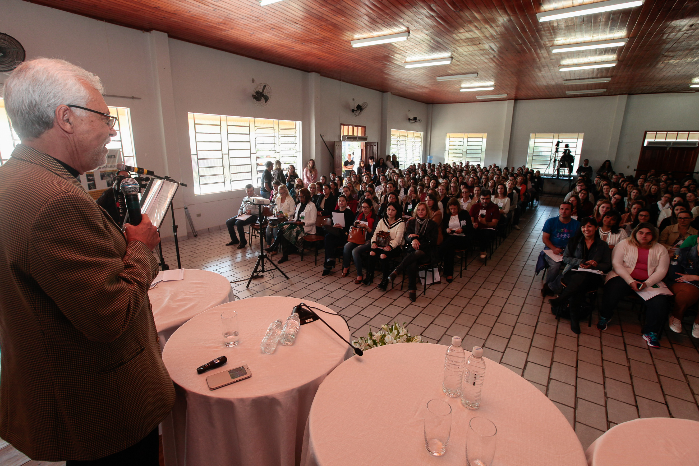 Seminário sobre o Transtorno do Espectro Autista: Conhecer para instruir. José Raimundo Facion.
