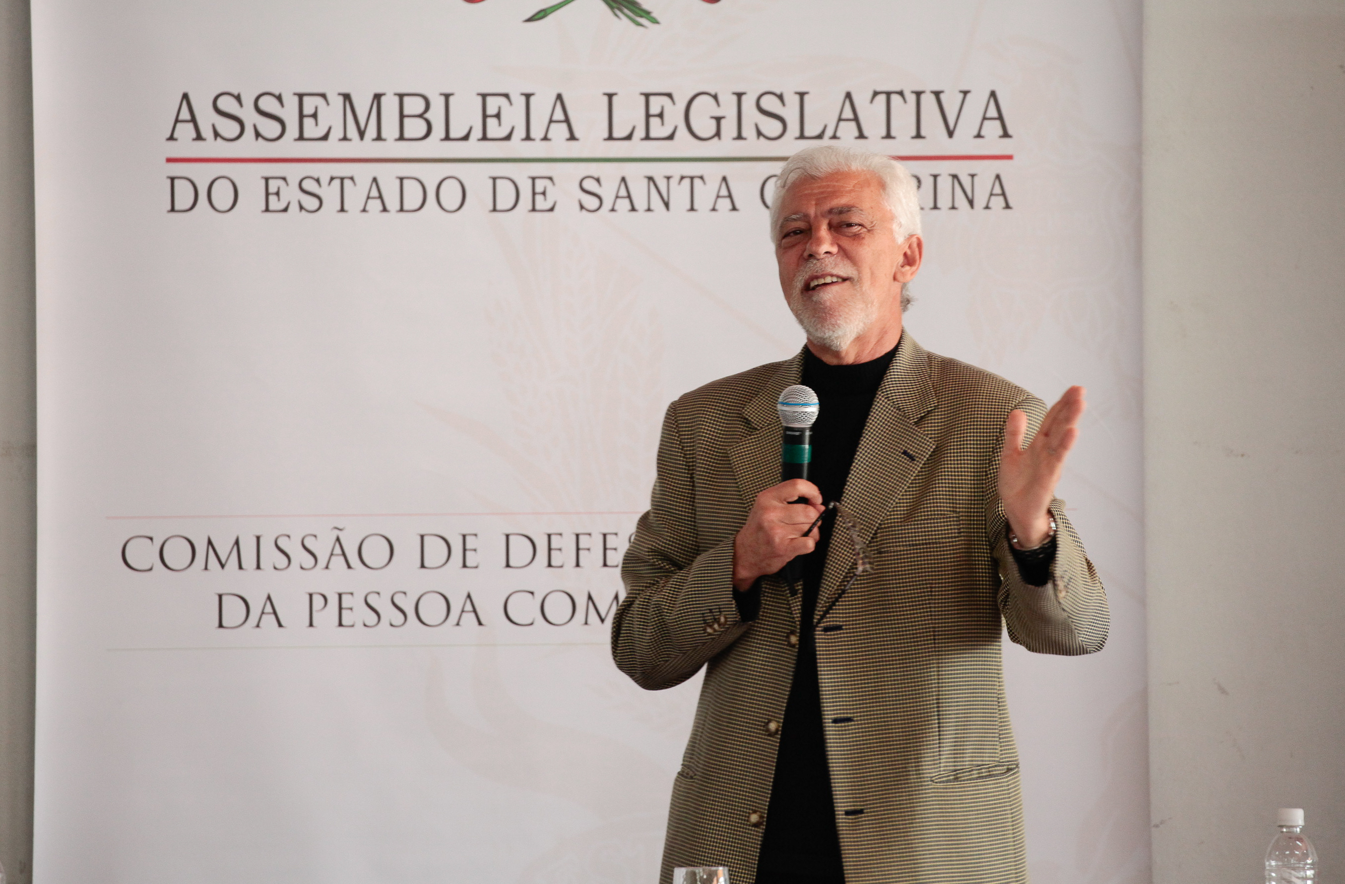 Seminário sobre o Transtorno do Espectro Autista: Conhecer para instruir. José Raimundo Facion.