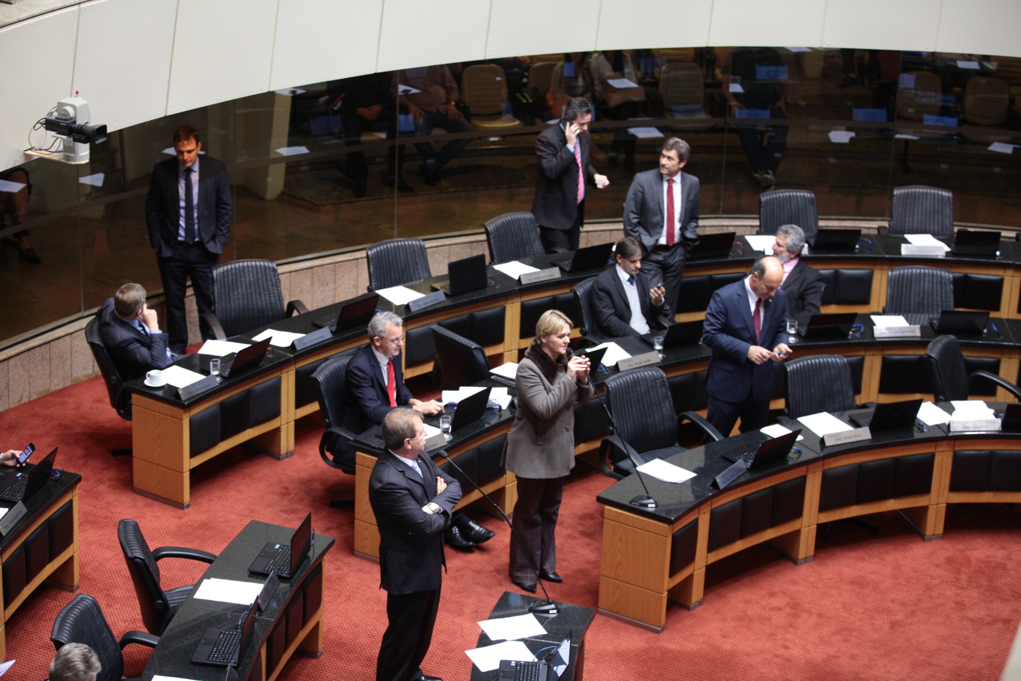 Pronunciamentos dos deputados na sessão desta terça (22)