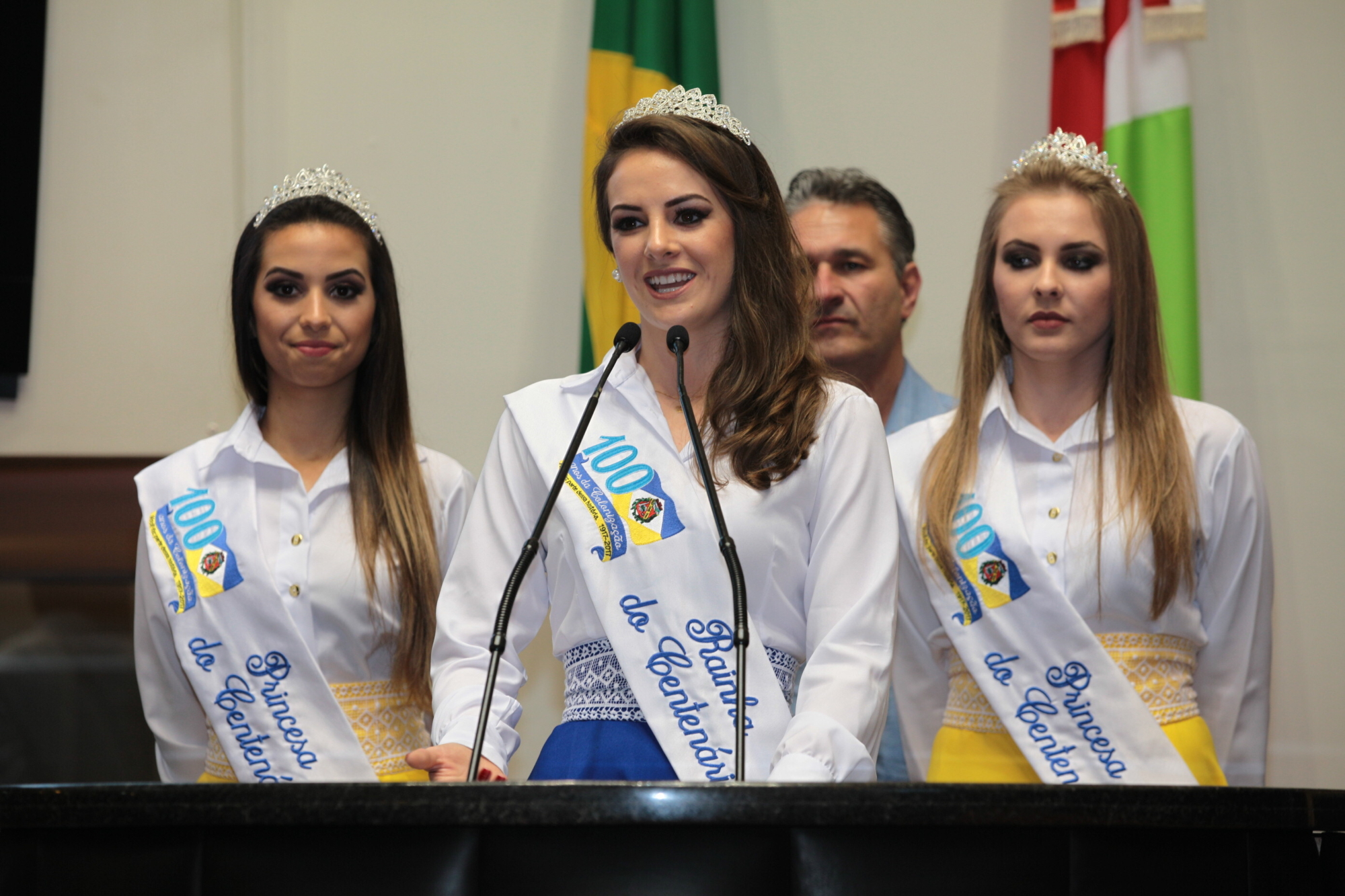 Prefeito, rainha e princesas convidam para festividades do centenário de Taió
