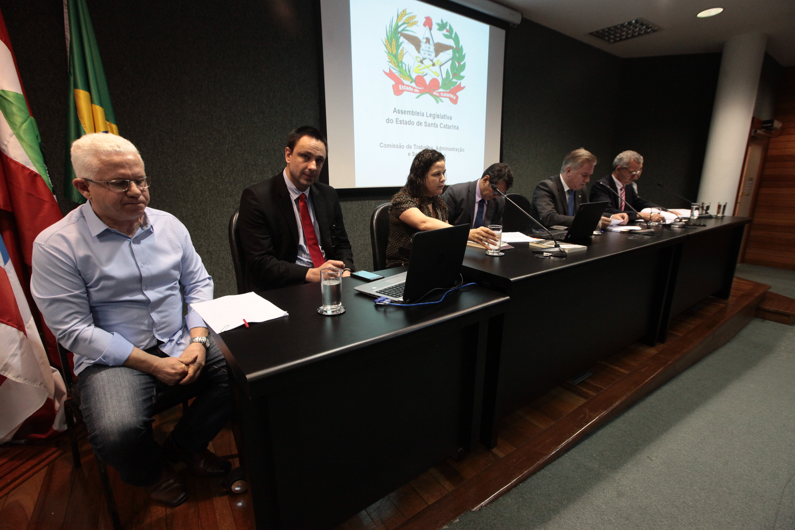 Comissão de Trabalho promove audiência pública para tratar do PLC 14.2/2016 que altera a Lei do Fundo de Reaparelhamento da Justiça.