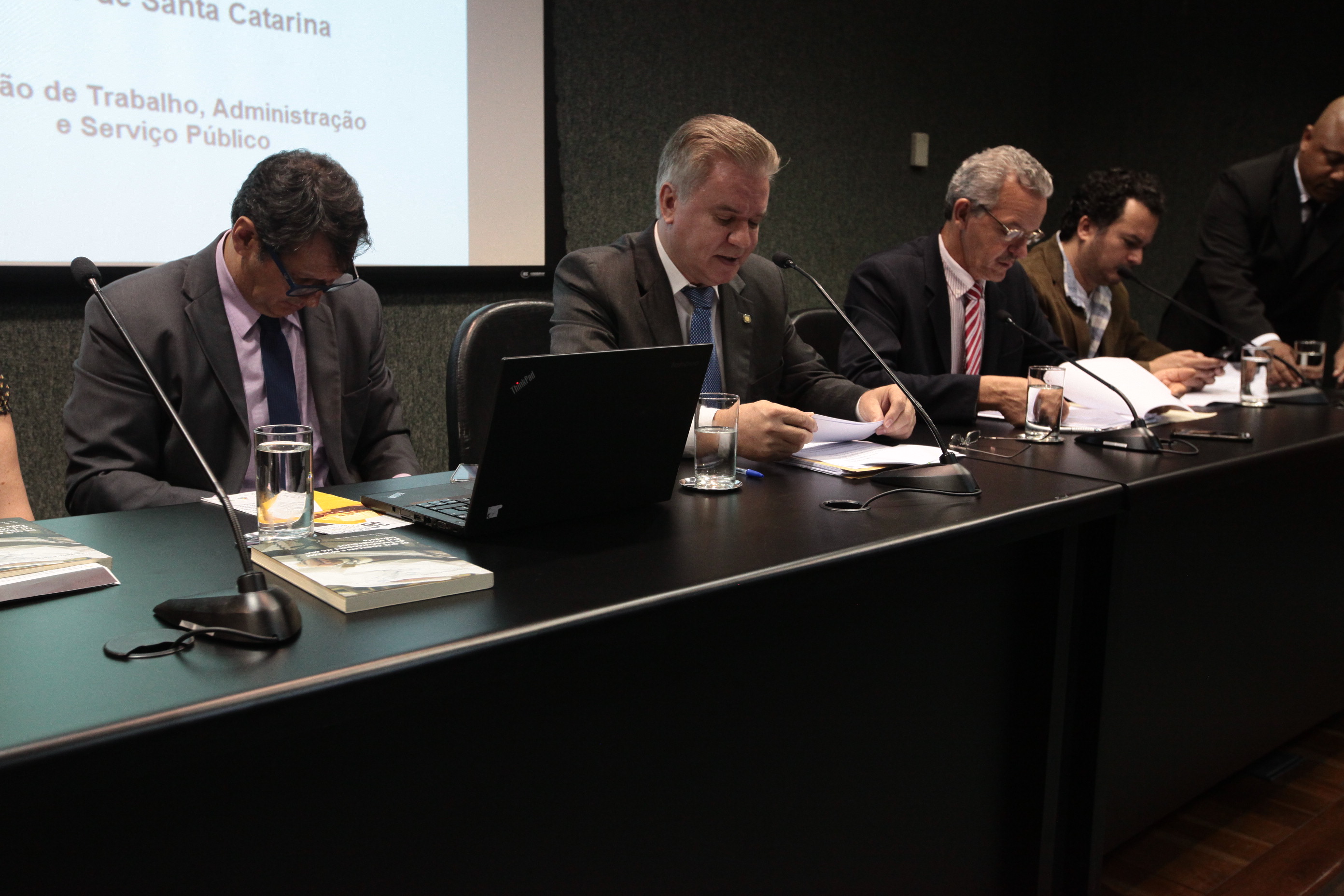 Comissão de Trabalho promove audiência pública para tratar do PLC 14.2/2016 que altera a Lei do Fundo de Reaparelhamento da Justiça.
