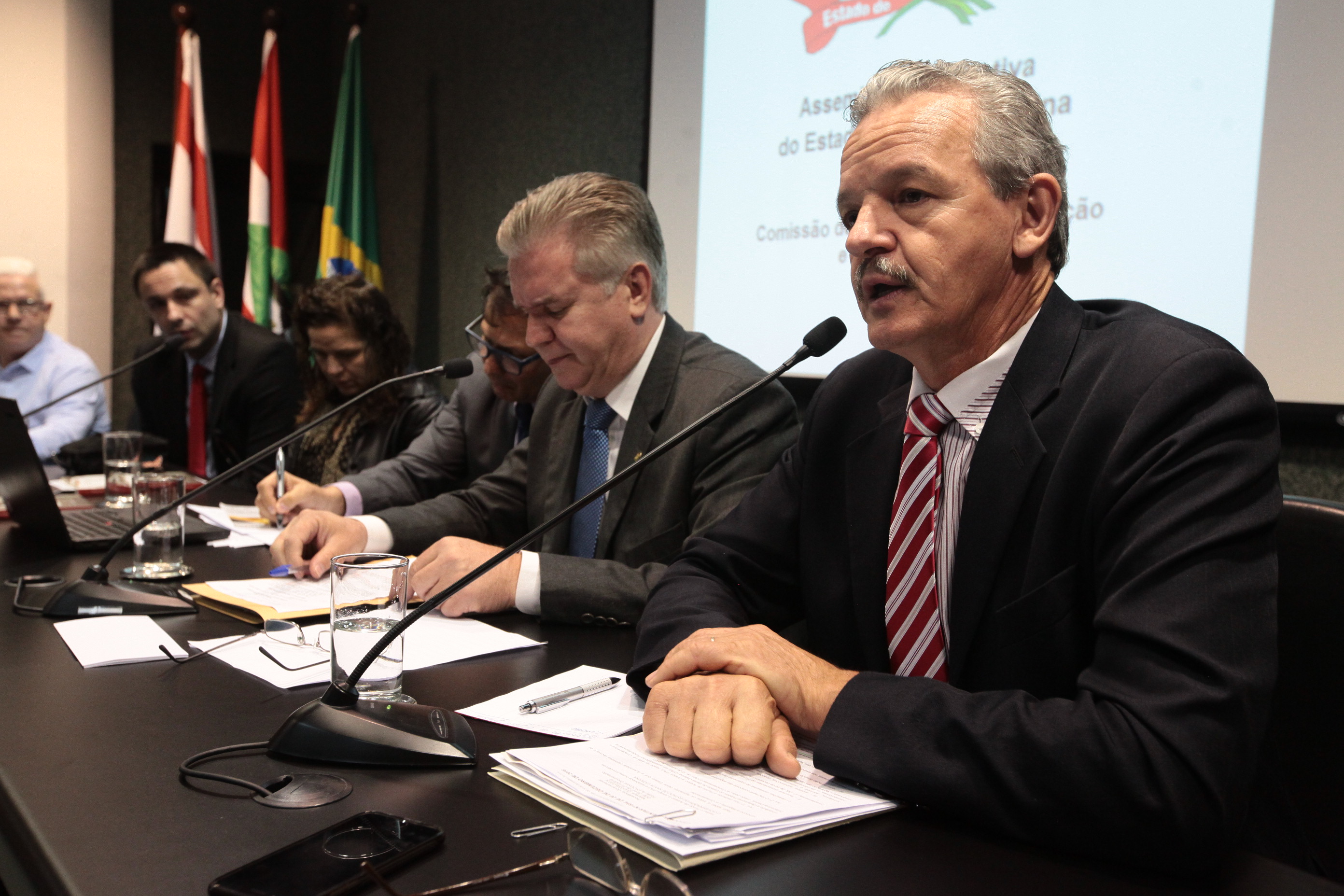 Comissão de Trabalho promove audiência pública para tratar do PLC 14.2/2016 que altera a Lei do Fundo de Reaparelhamento da Justiça.