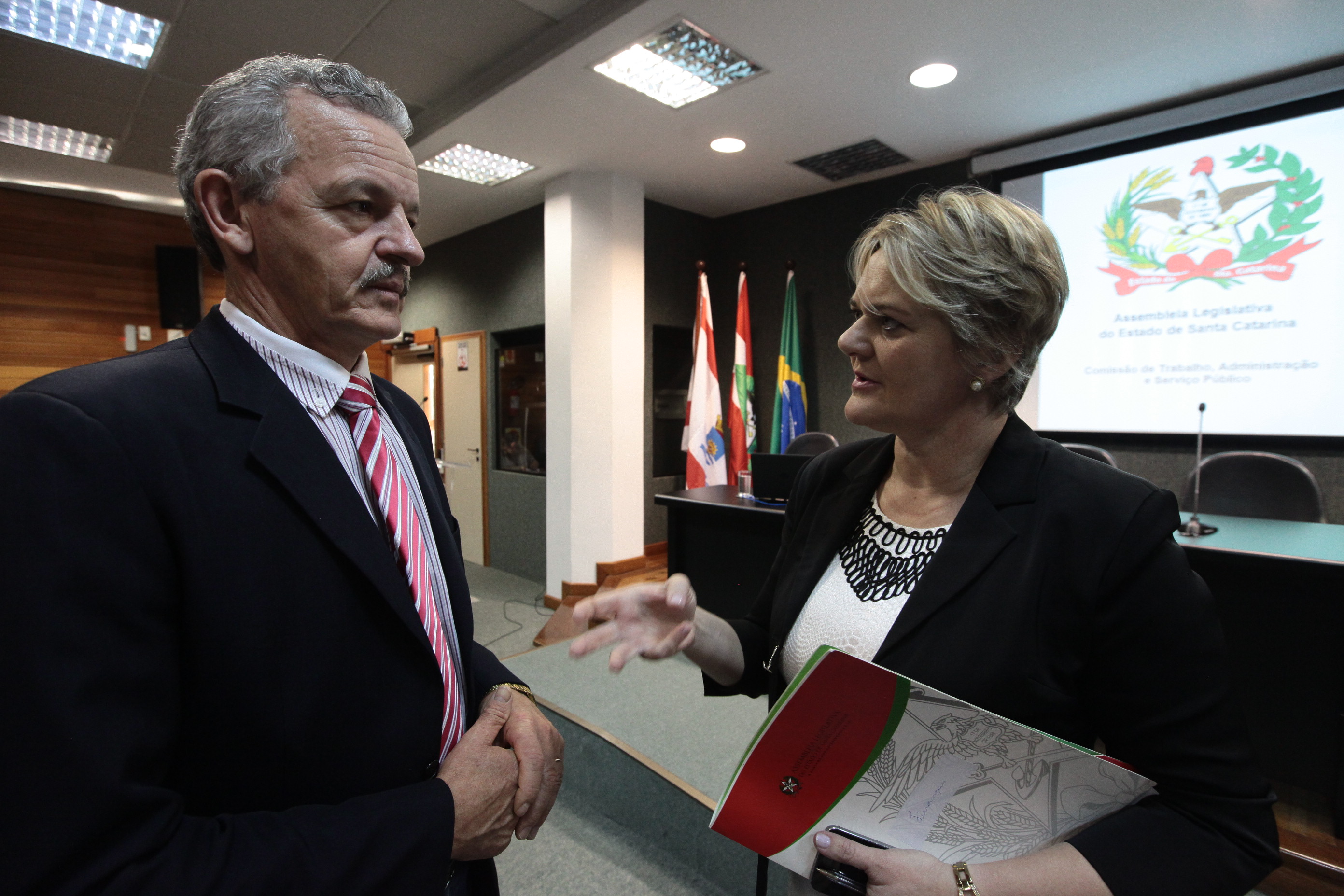 Comissão de Trabalho promove audiência pública para tratar do PLC 14.2/2016 que altera a Lei do Fundo de Reaparelhamento da Justiça.