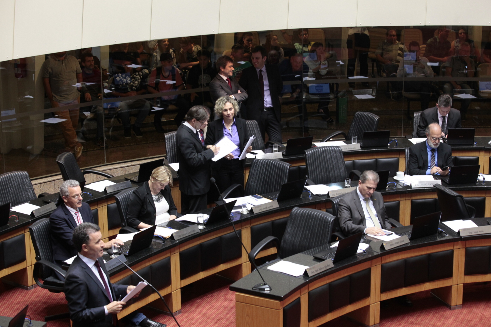 Deputados admitem MP que reduz repasses ao SC Saúde