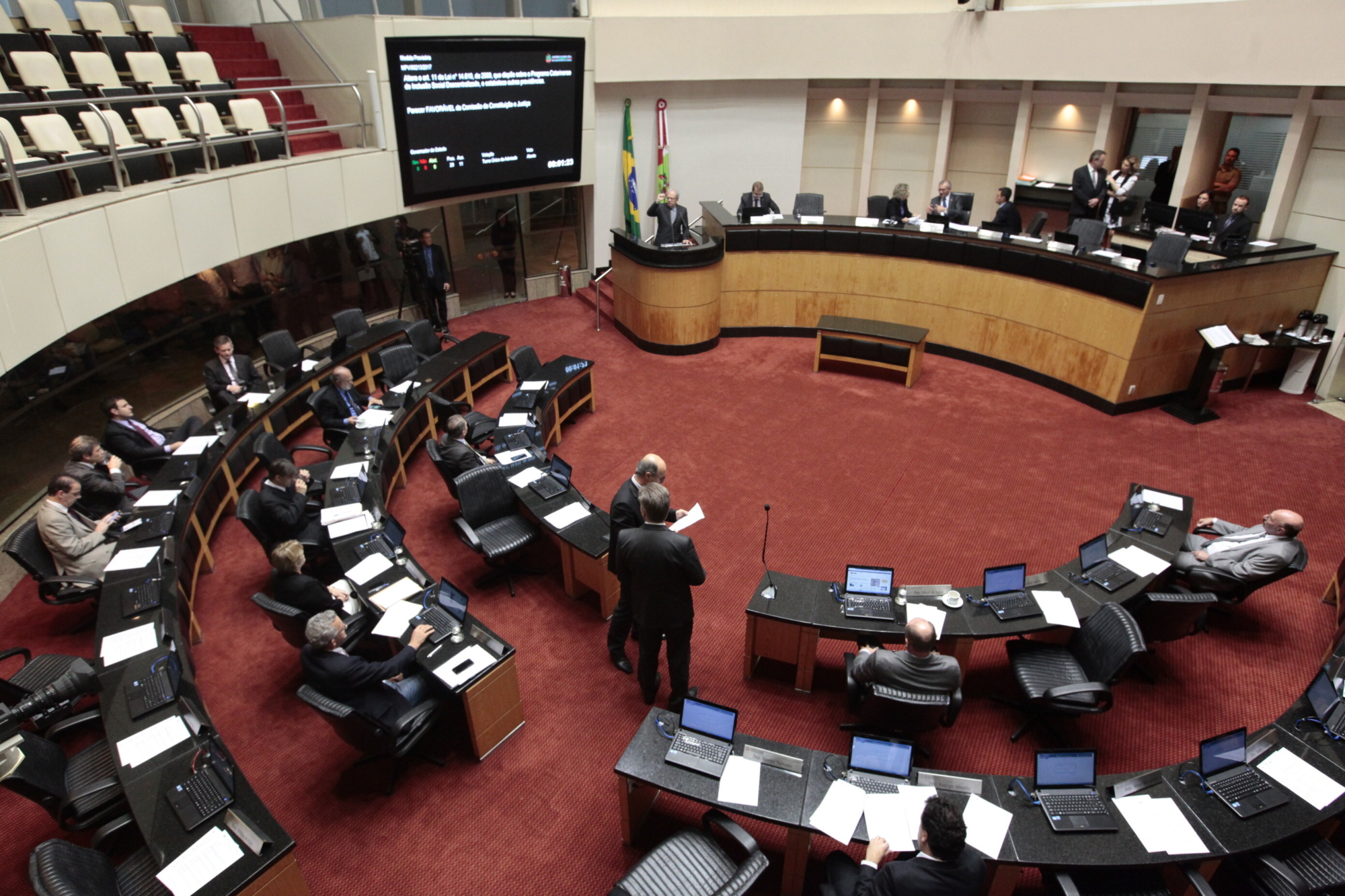 Deputados discutem crise na saúde pública estadual