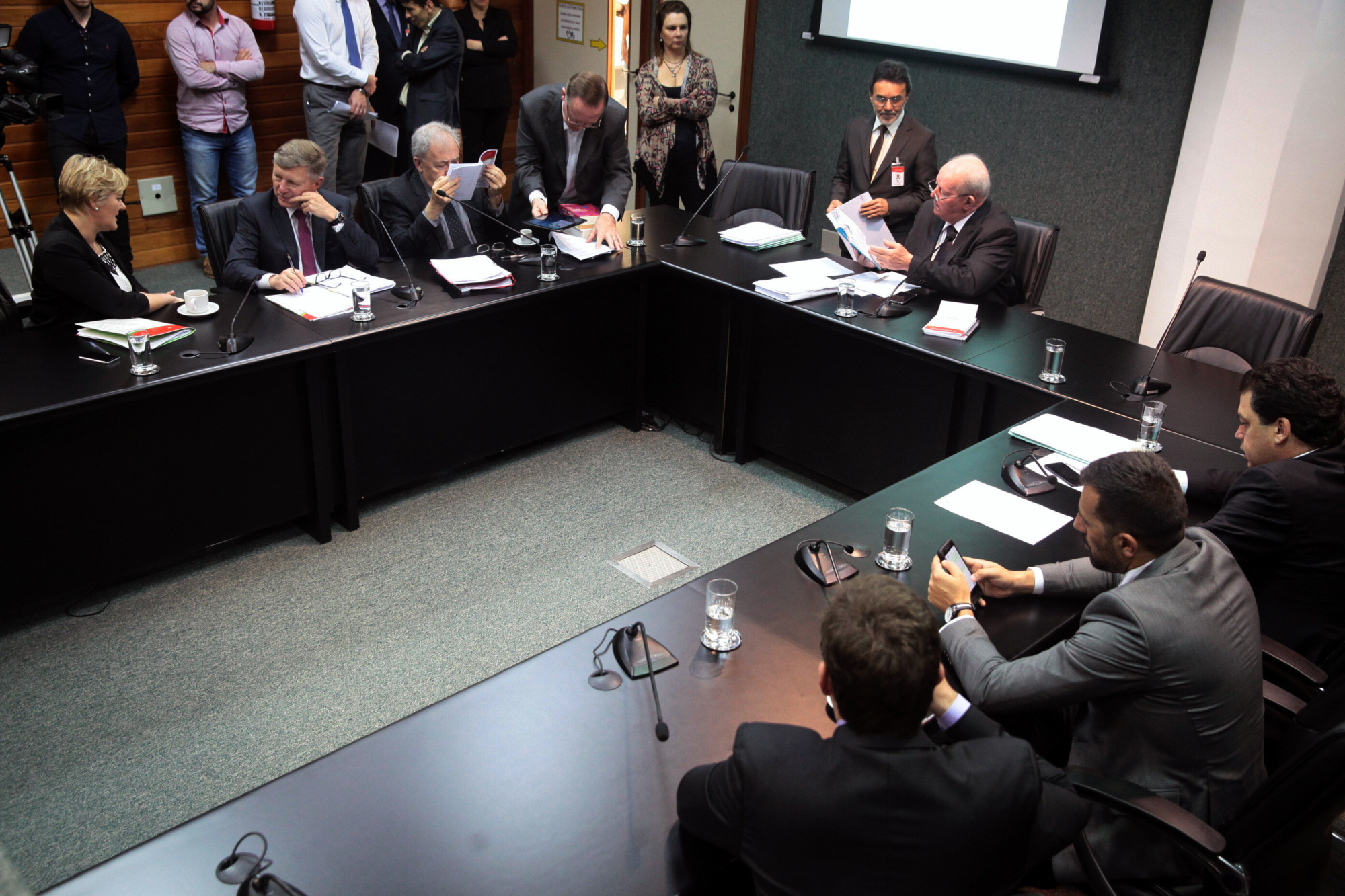 PL que estabelece multas ao descumprimento da lei das doulas passa em Finanças