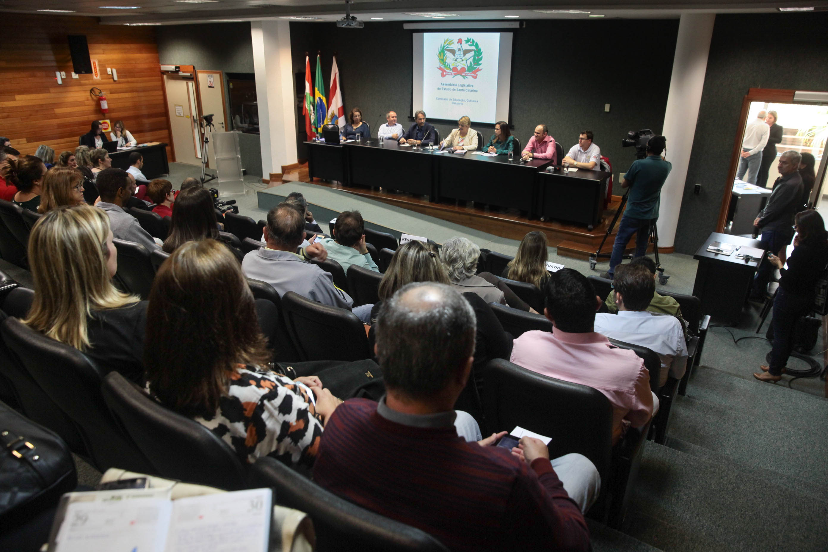 Audiência Pública sobre o Transporte Escolar.