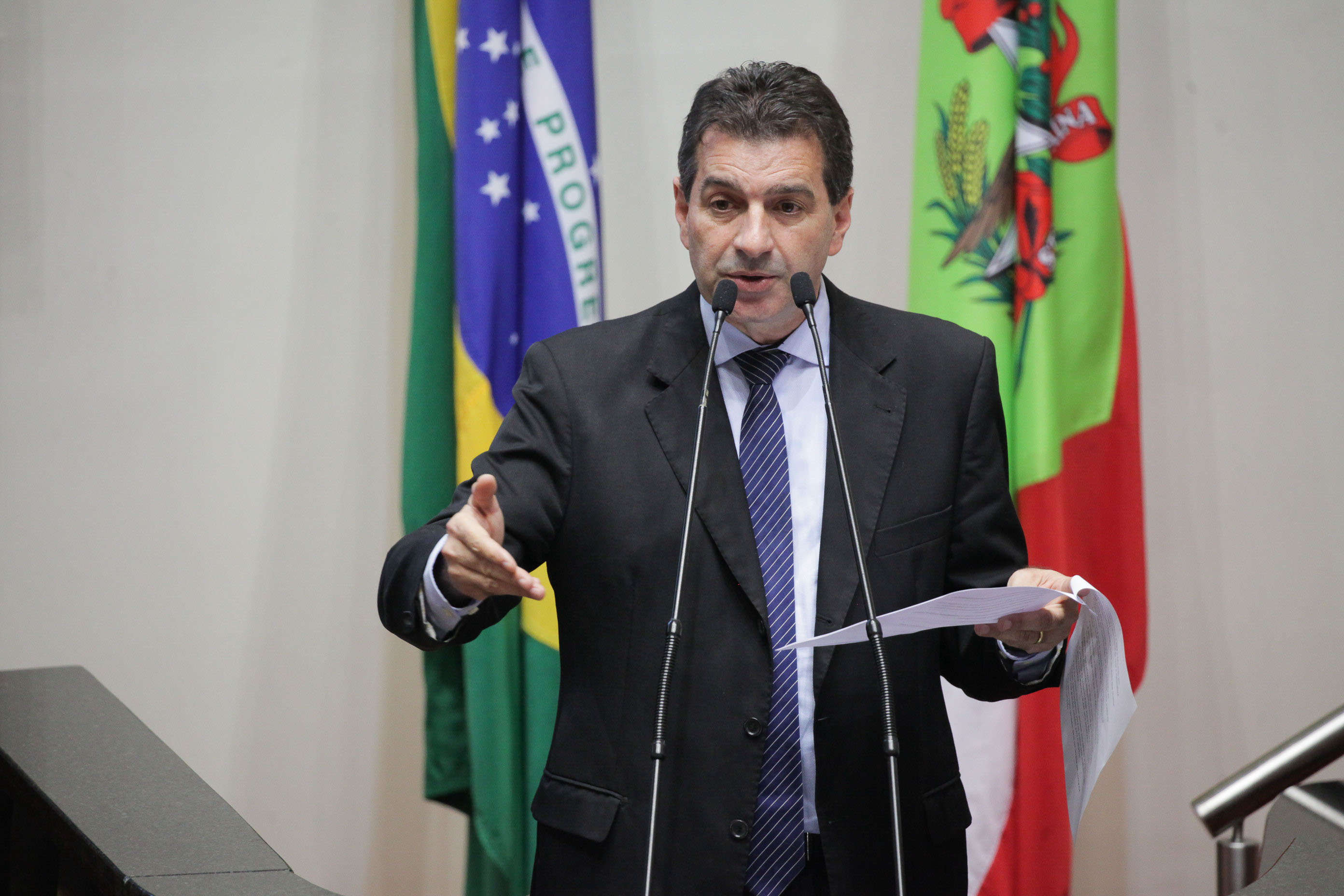 Deputado Valdir Cobalchini (PMDB). Sessão Ordinária.